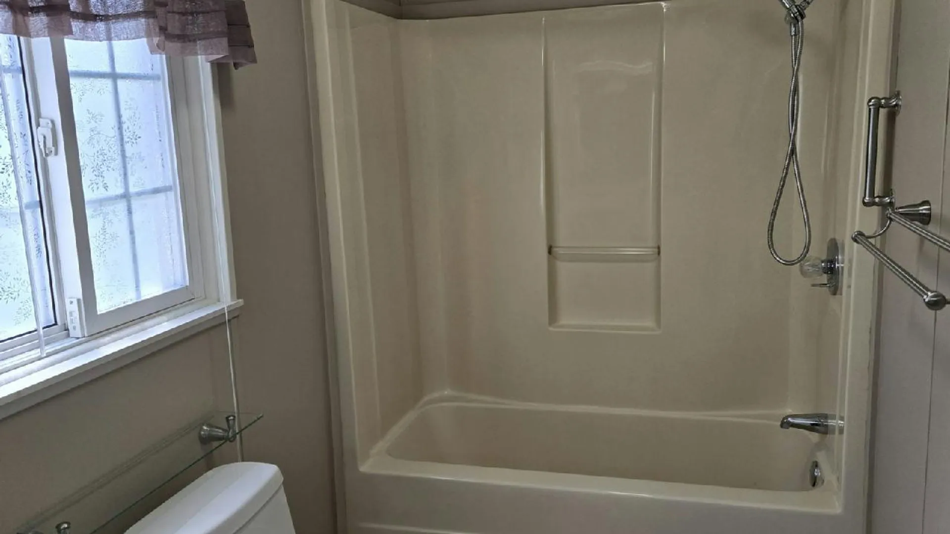 Property at 1407-93 Middle Rd, Calverton, NY 11933 10