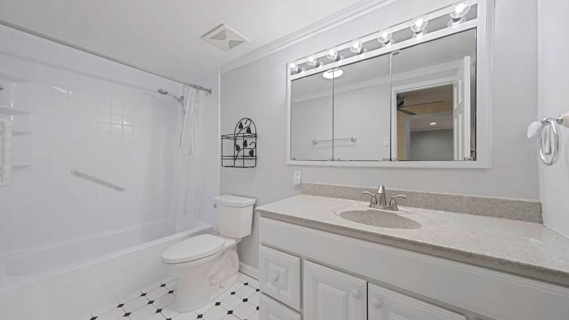 Property at 8 Birchwood Road, Medford, NY 11763 21