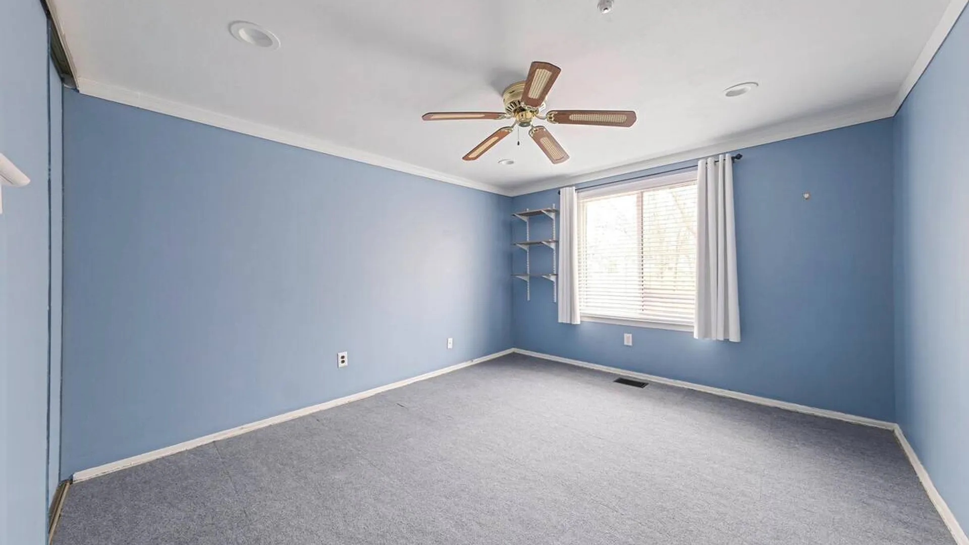Property at 8 Birchwood Road, Medford, NY 11763 22