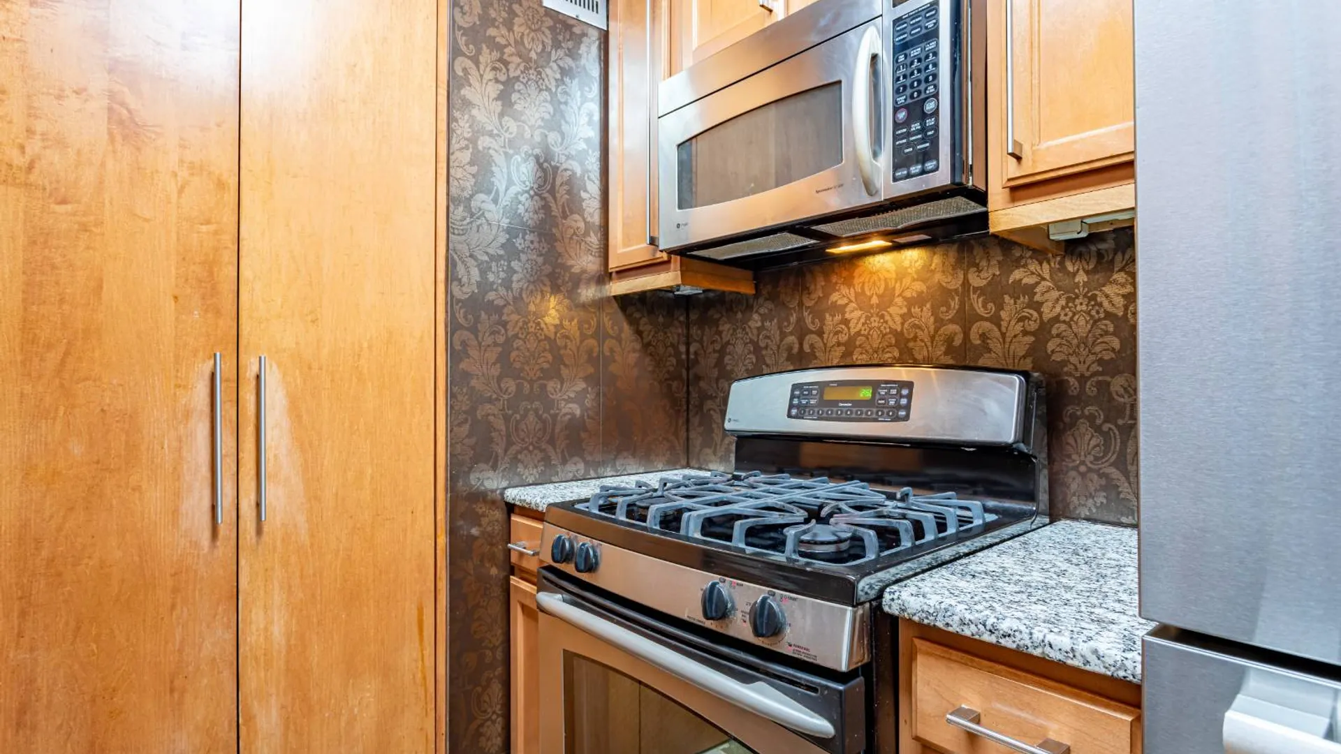 Property at 350 West 50th Street, Manhattan, NY 10019 17