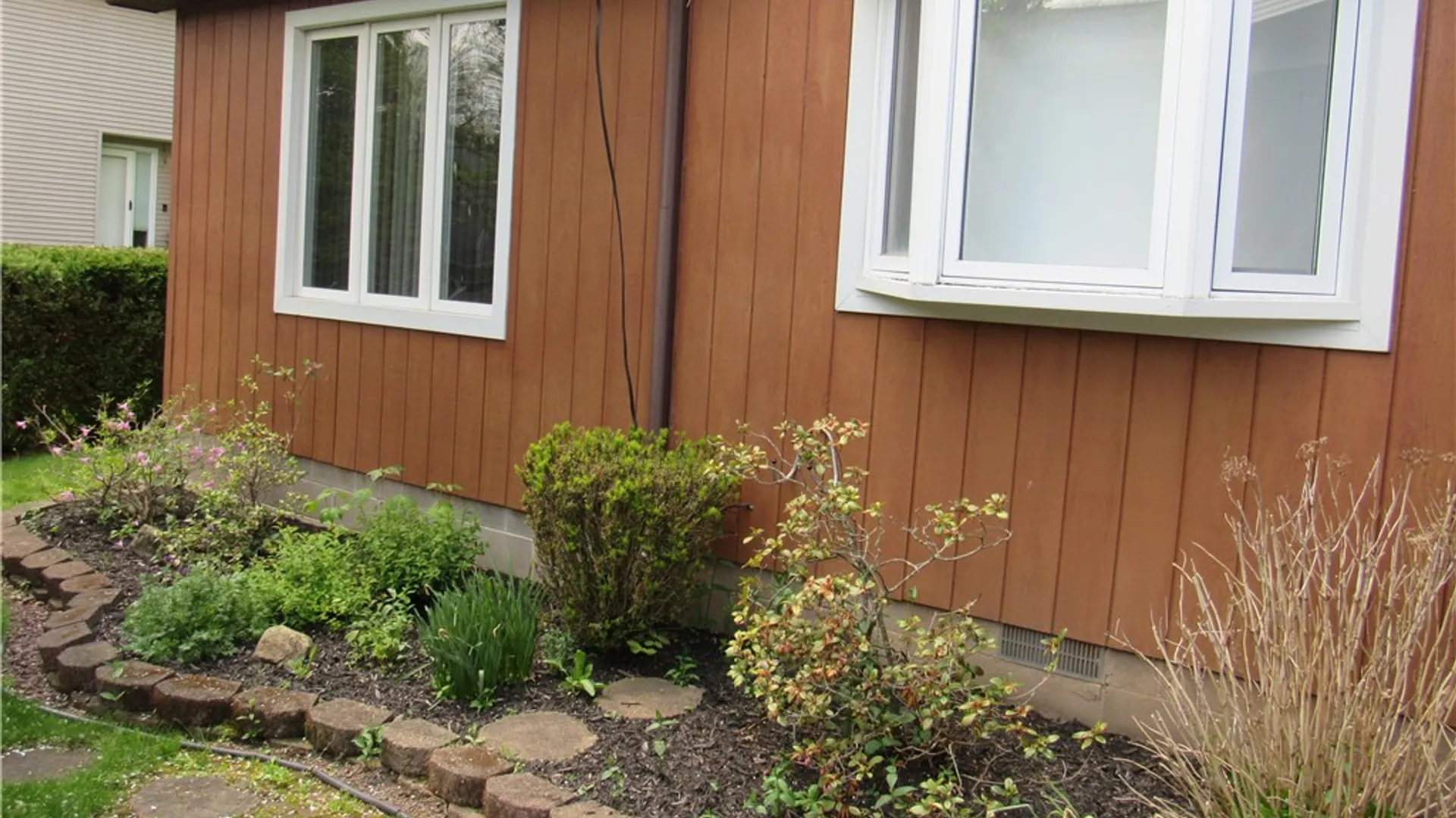 Property at 8 Hanningfield Circle, Perinton, NY 14450 10