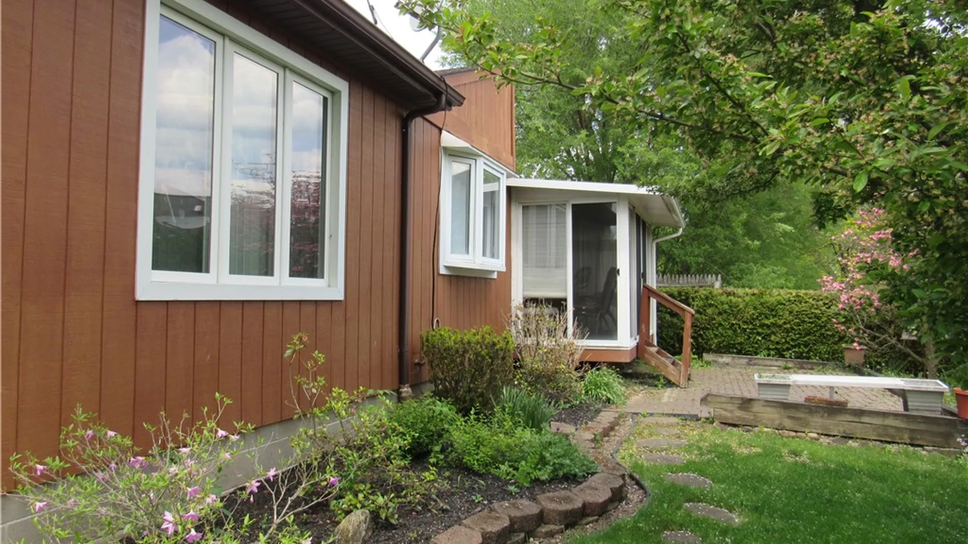 Property at 8 Hanningfield Circle, Perinton, NY 14450 11