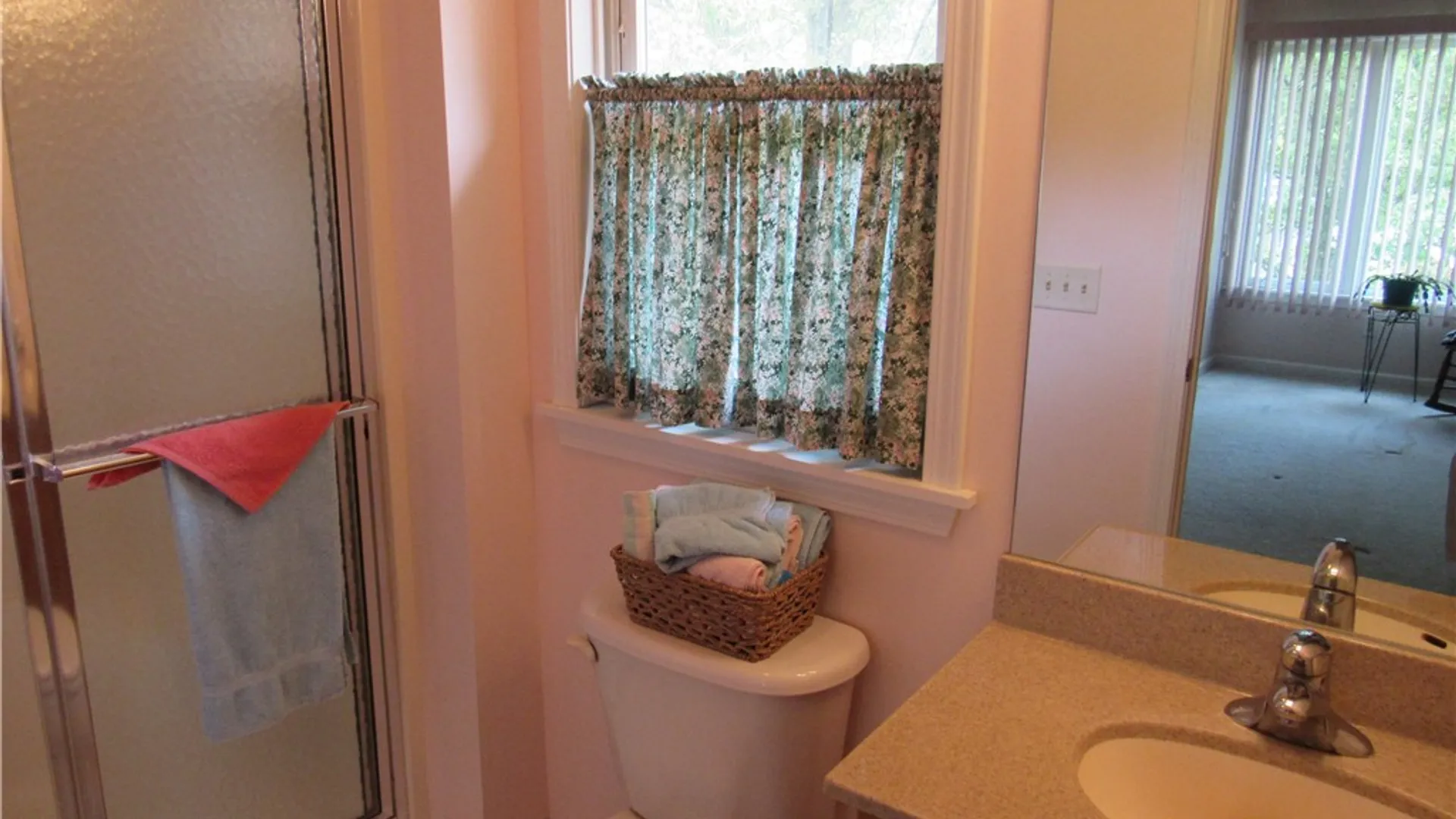 Property at 8 Hanningfield Circle, Perinton, NY 14450 24