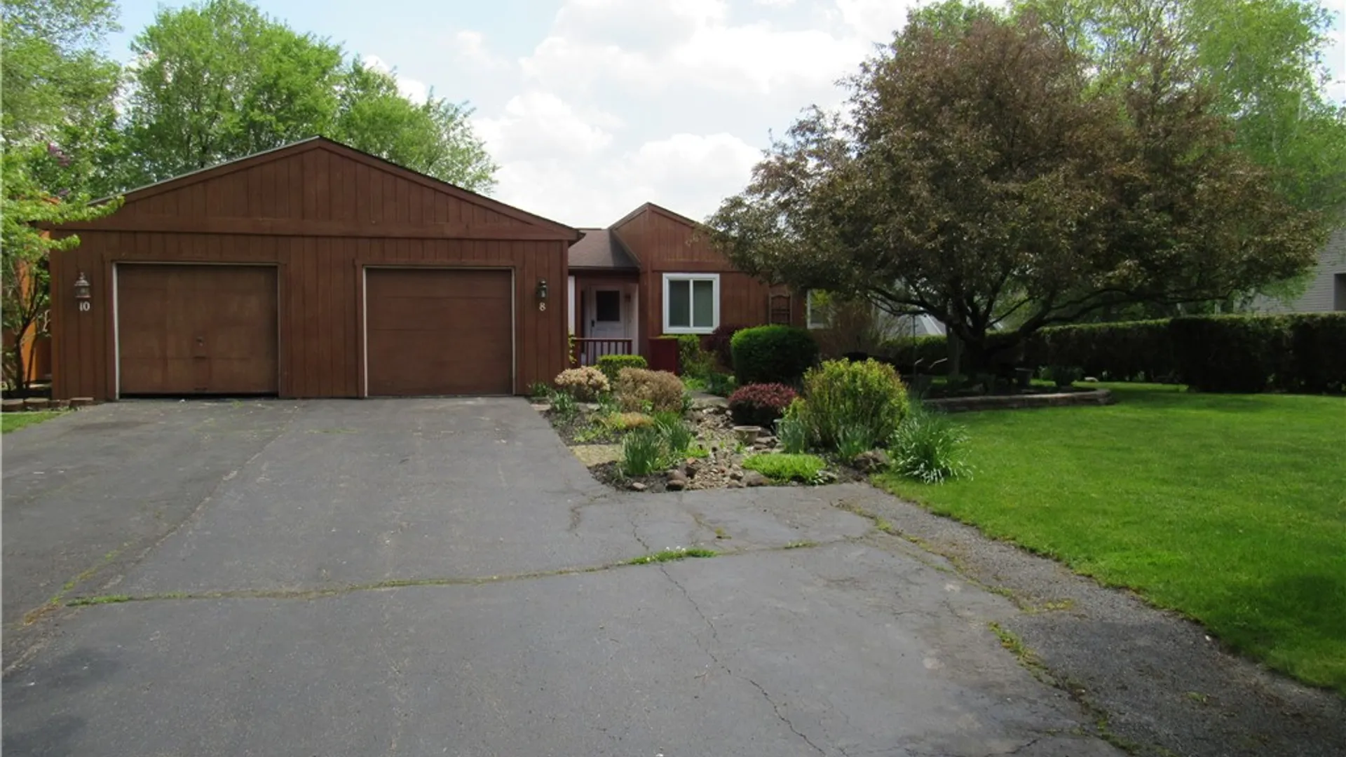Property at 8 Hanningfield Circle, Perinton, NY 14450 3