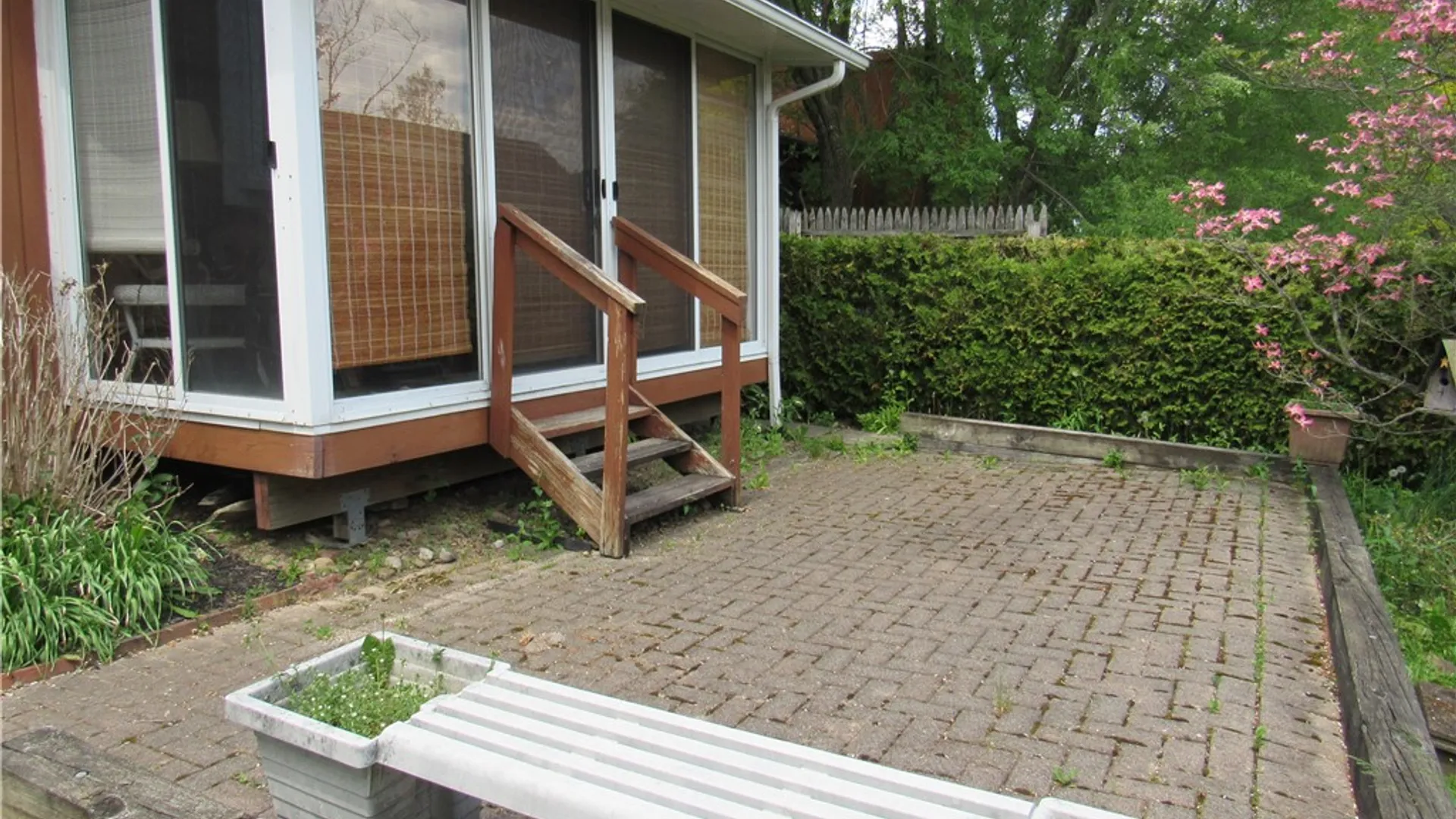 Property at 8 Hanningfield Circle, Perinton, NY 14450 4