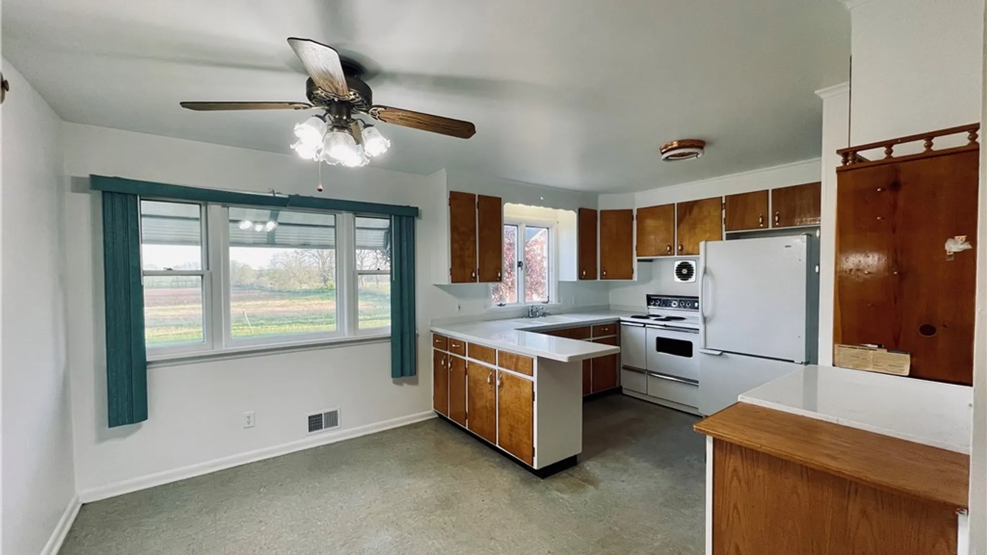 Property at 2069 Reed Road, Bergen, NY 14416 5
