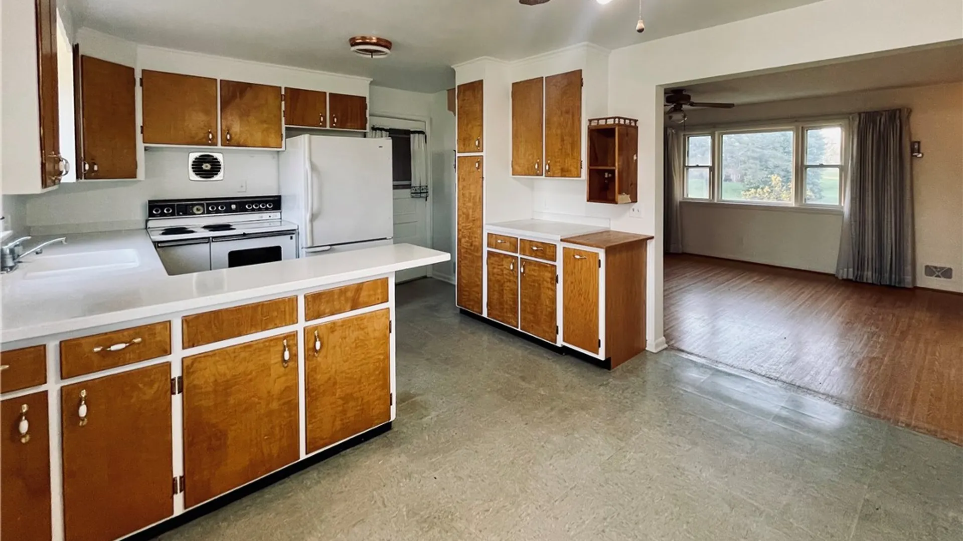 Property at 2069 Reed Road, Bergen, NY 14416 7