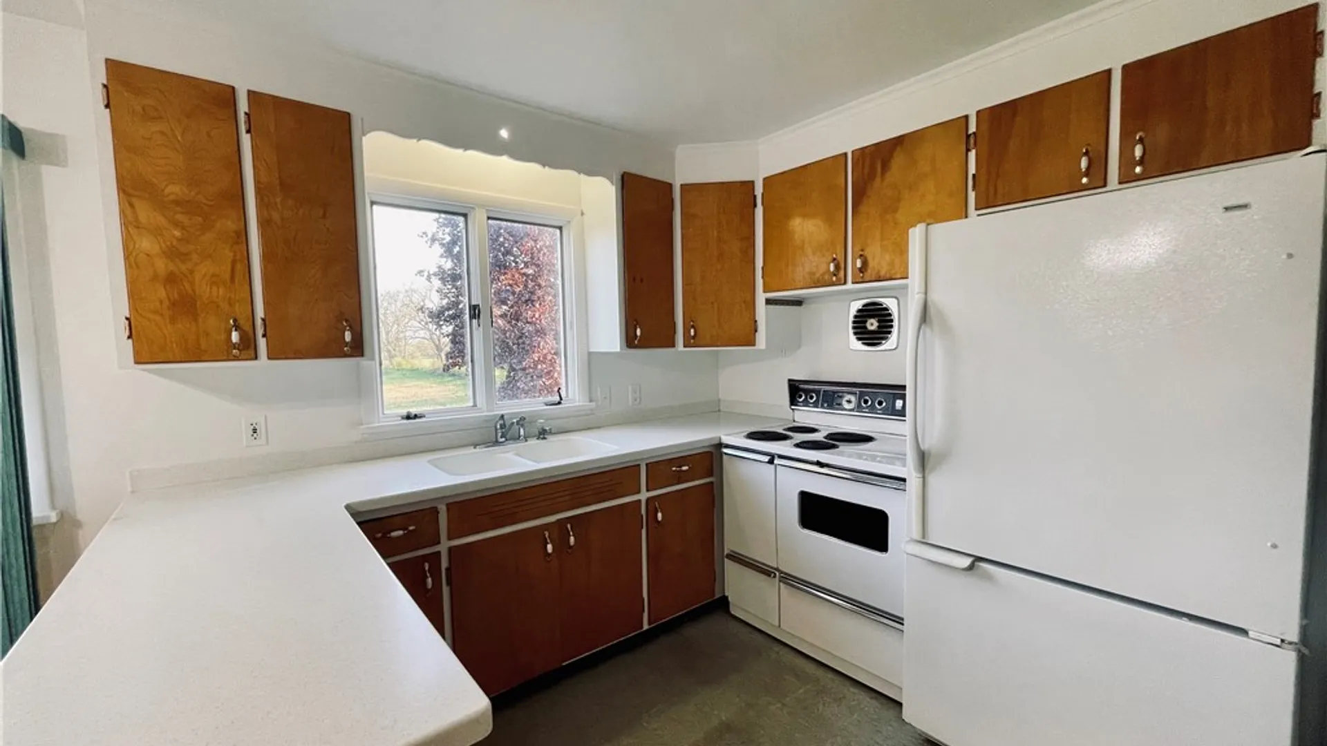 Property at 2069 Reed Road, Bergen, NY 14416 9