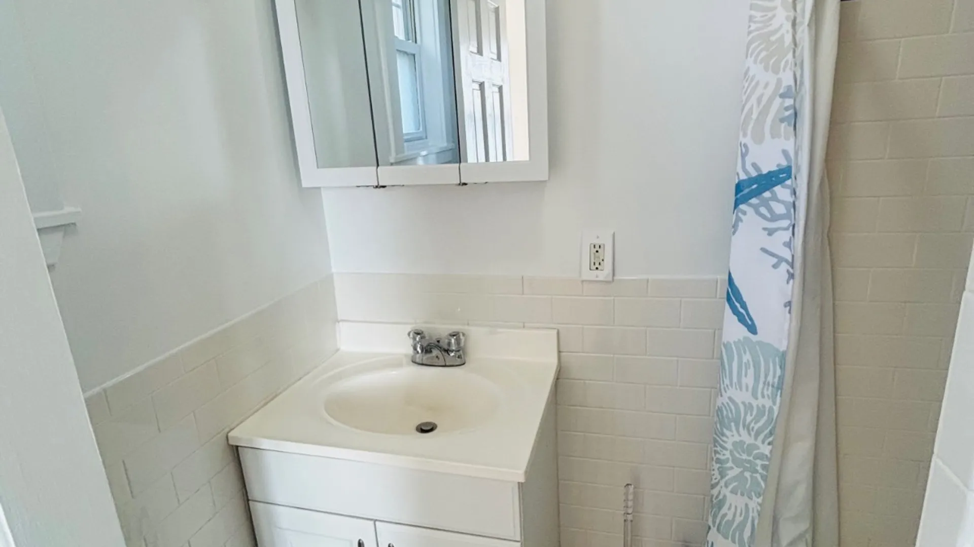 Property at 420 Littleworth Ln, Sea Cliff, NY 11579 10