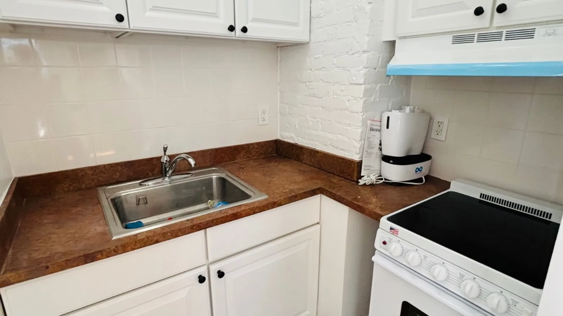 Property at 420 Littleworth Ln, Sea Cliff, NY 11579 4