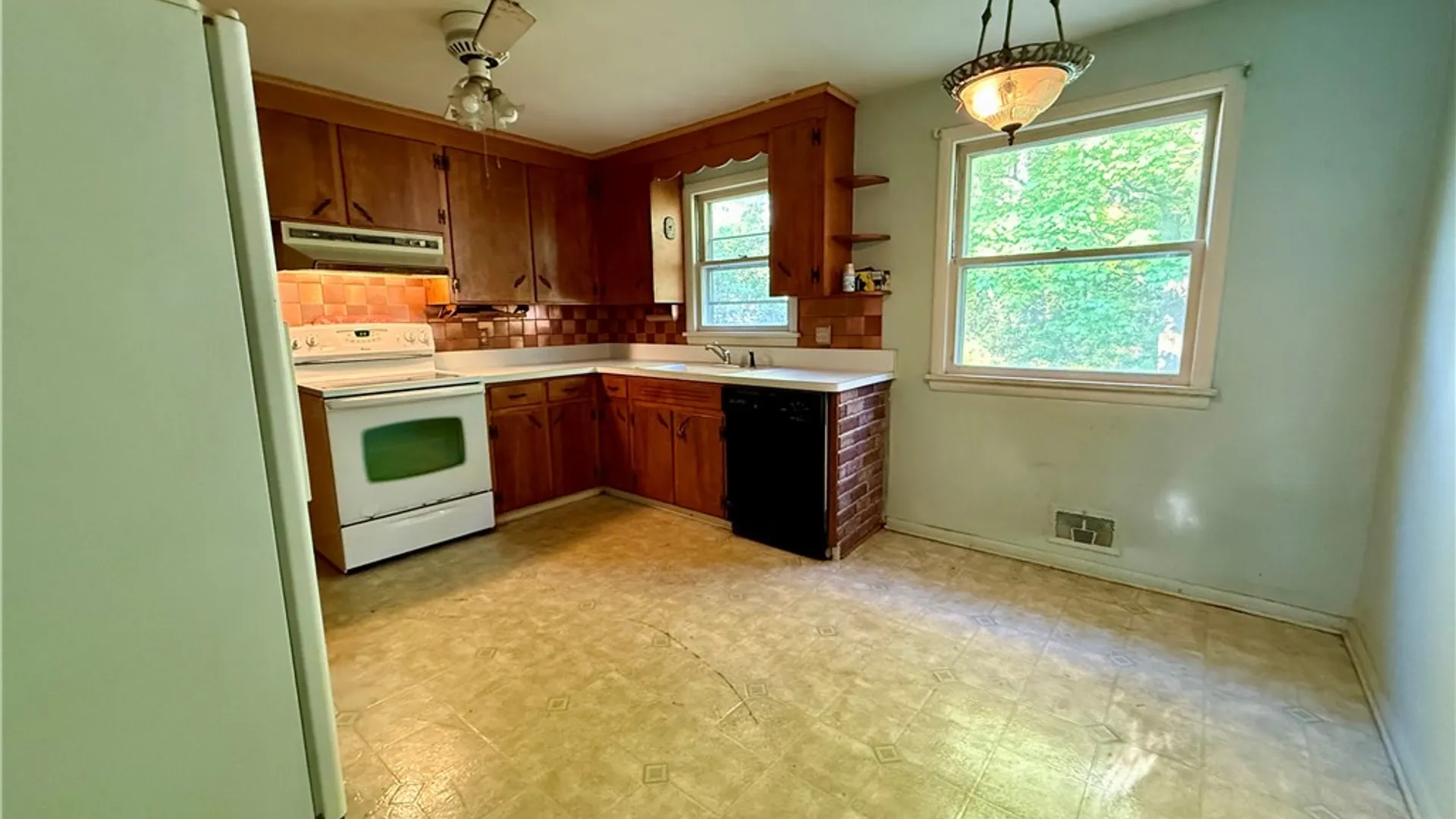 Property at 116 Lemoyn Avenue, Rochester, NY 14612 6