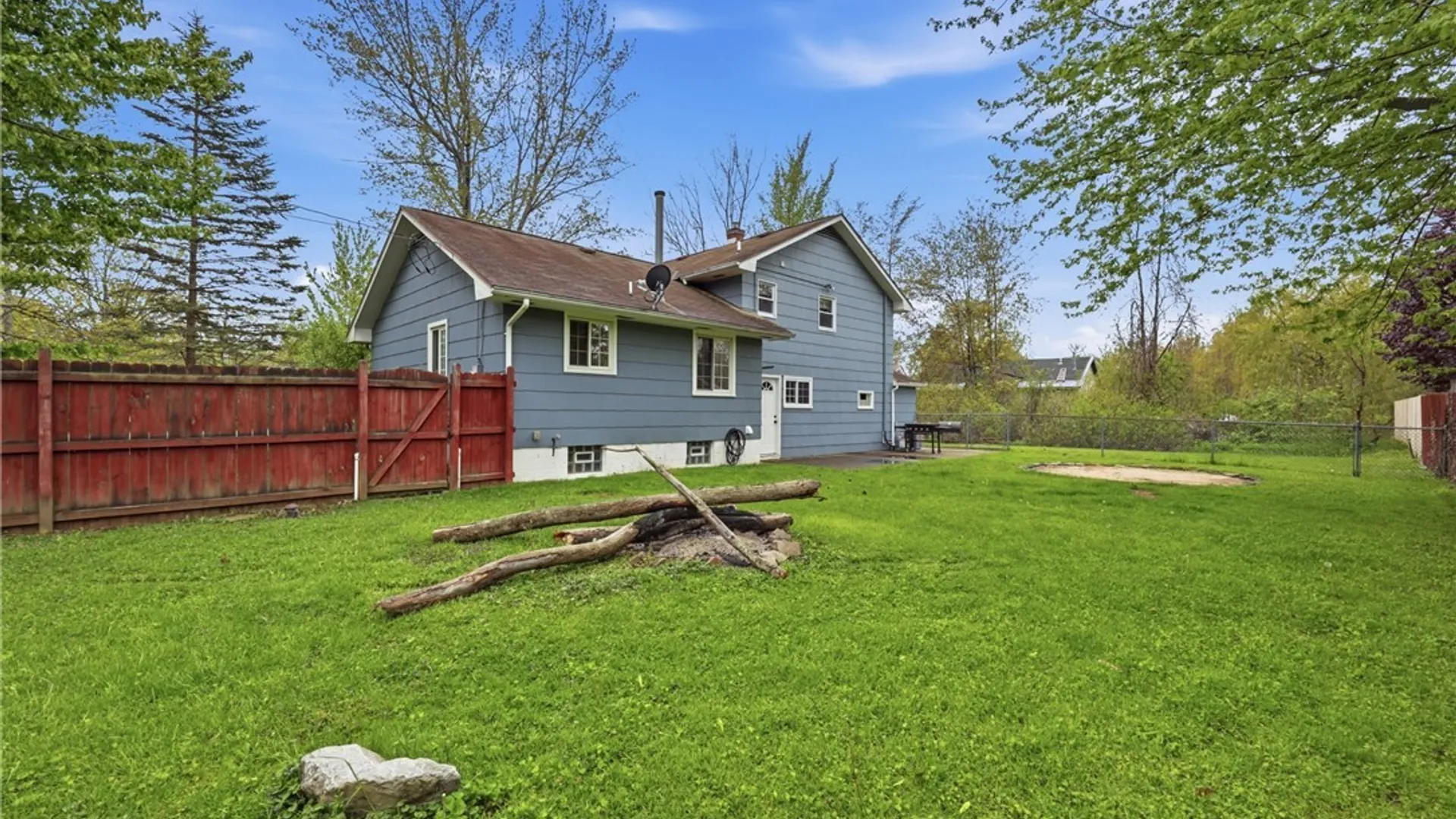 Property at 462 Eisenhower Avenue, Evans, NY 14006 38