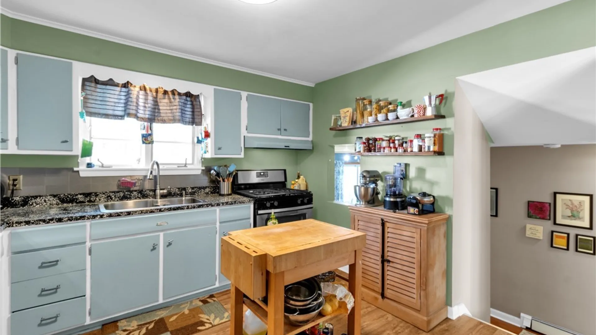 Property at 25 Woodmar Terrace, West Seneca, NY 14224 17