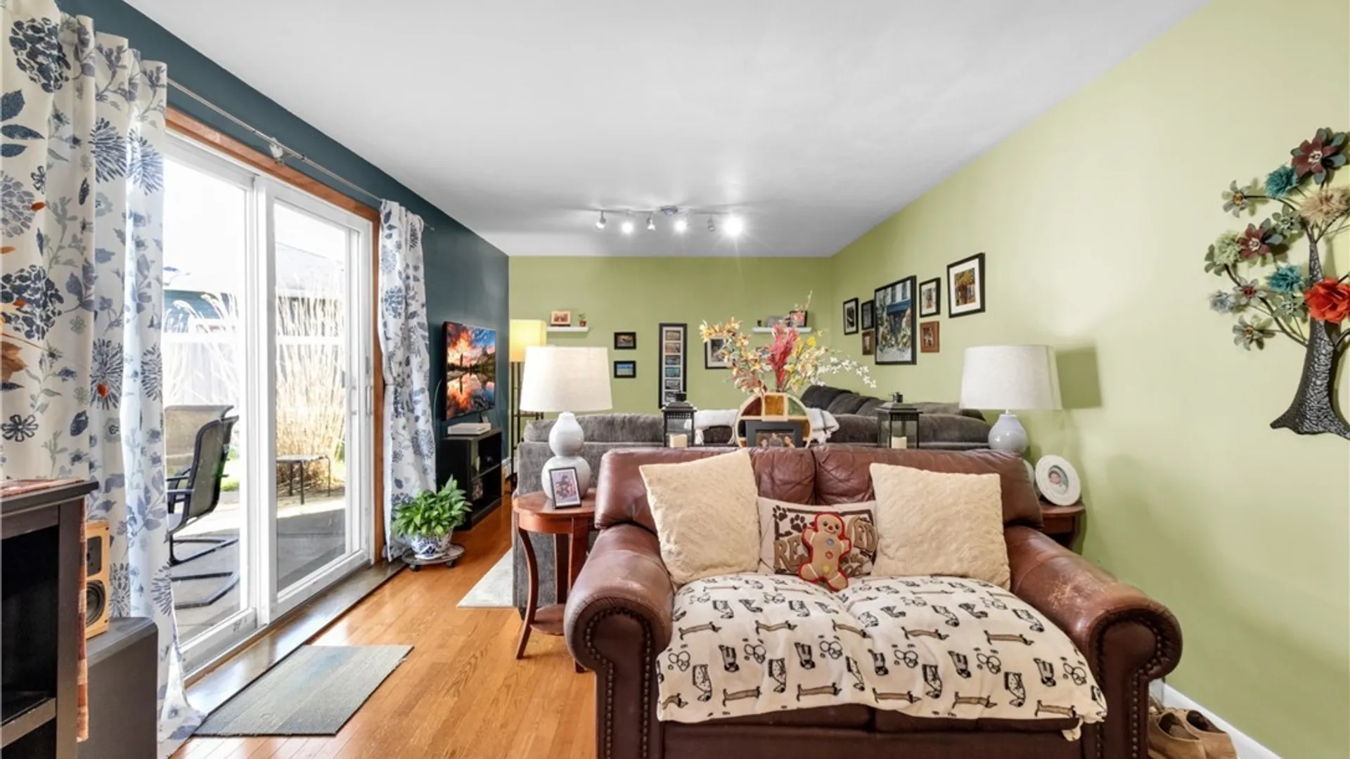 Property at 25 Woodmar Terrace, West Seneca, NY 14224 21
