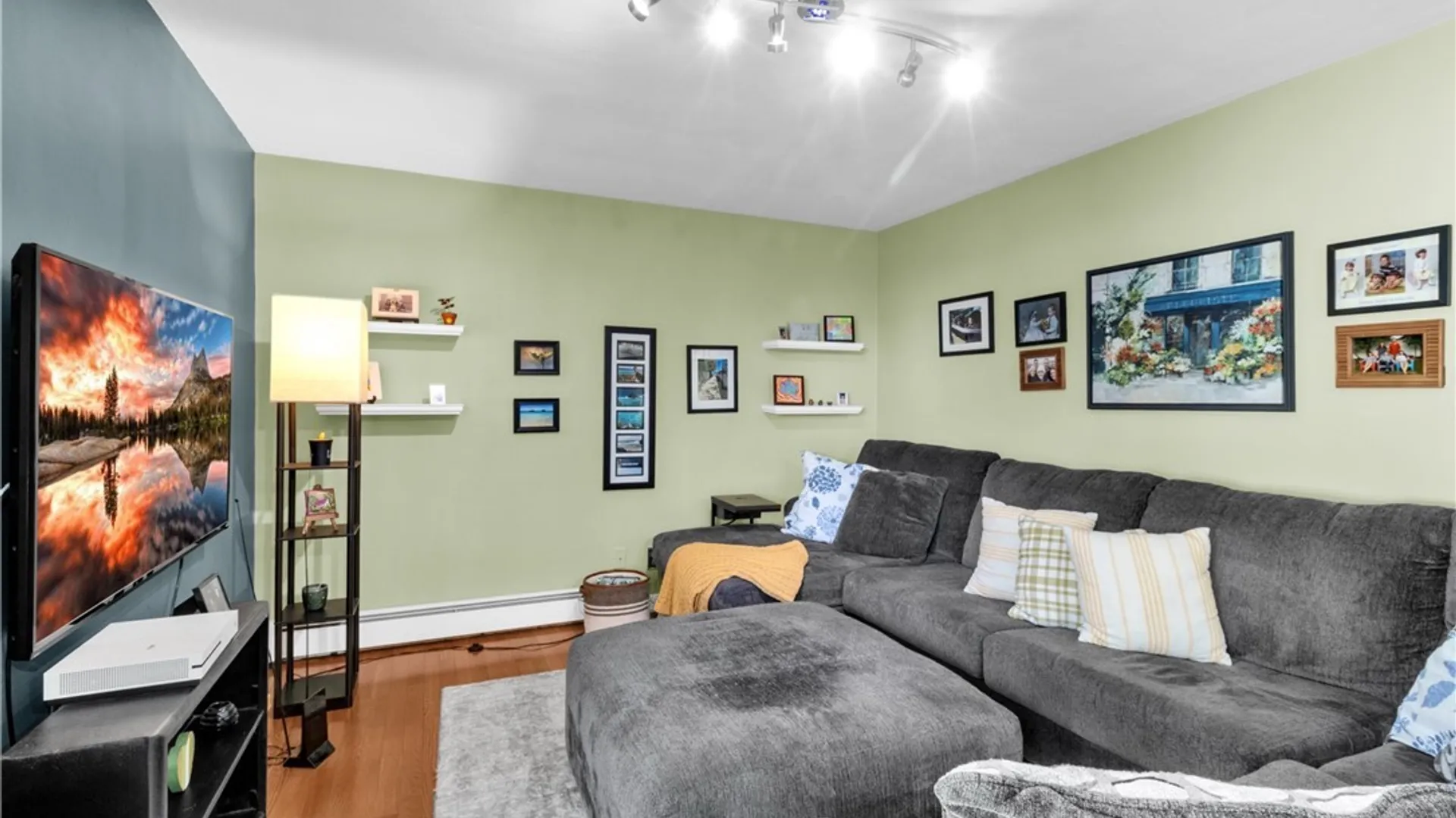 Property at 25 Woodmar Terrace, West Seneca, NY 14224 22