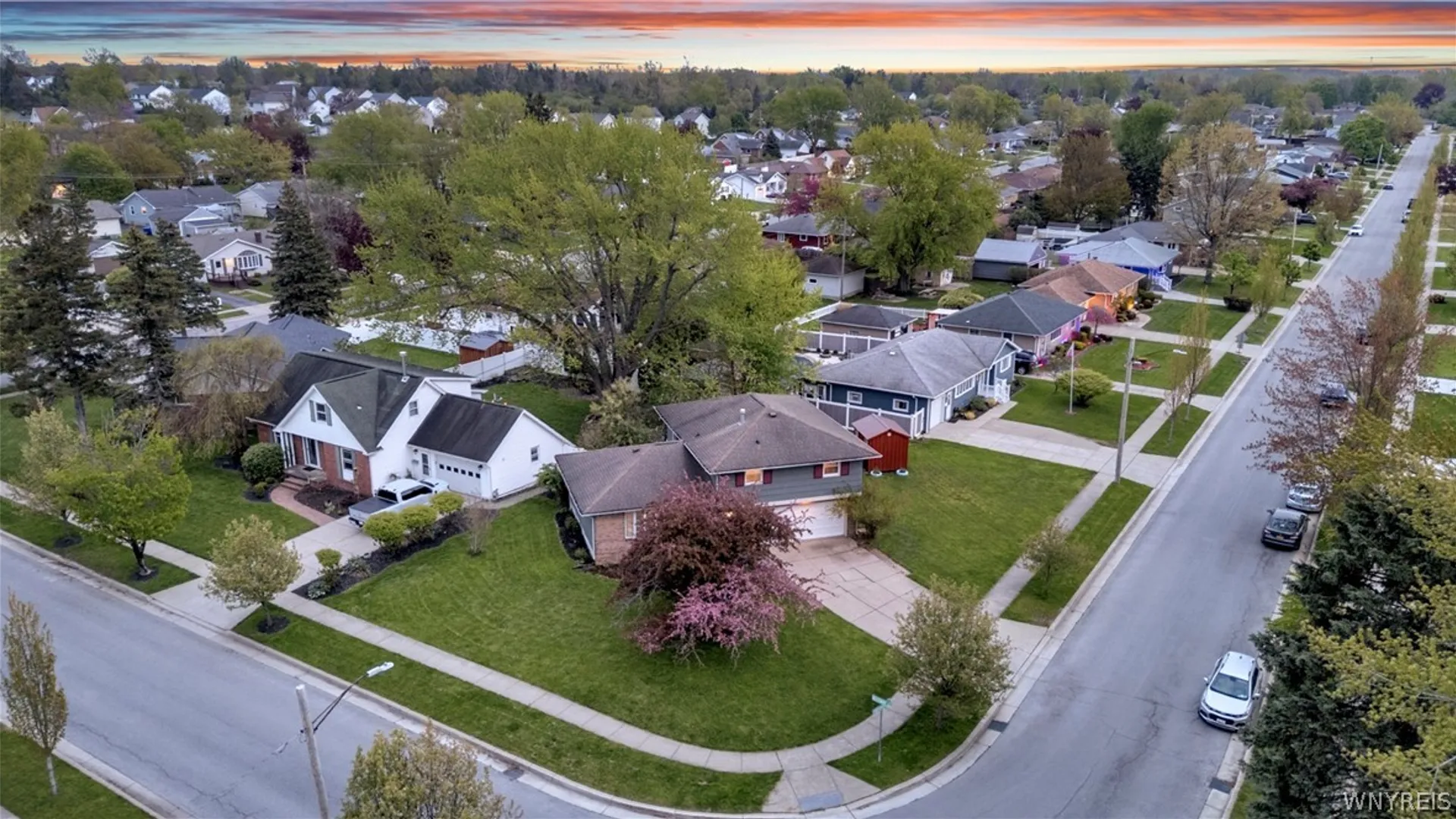 Property at 25 Woodmar Terrace, West Seneca, NY 14224 5