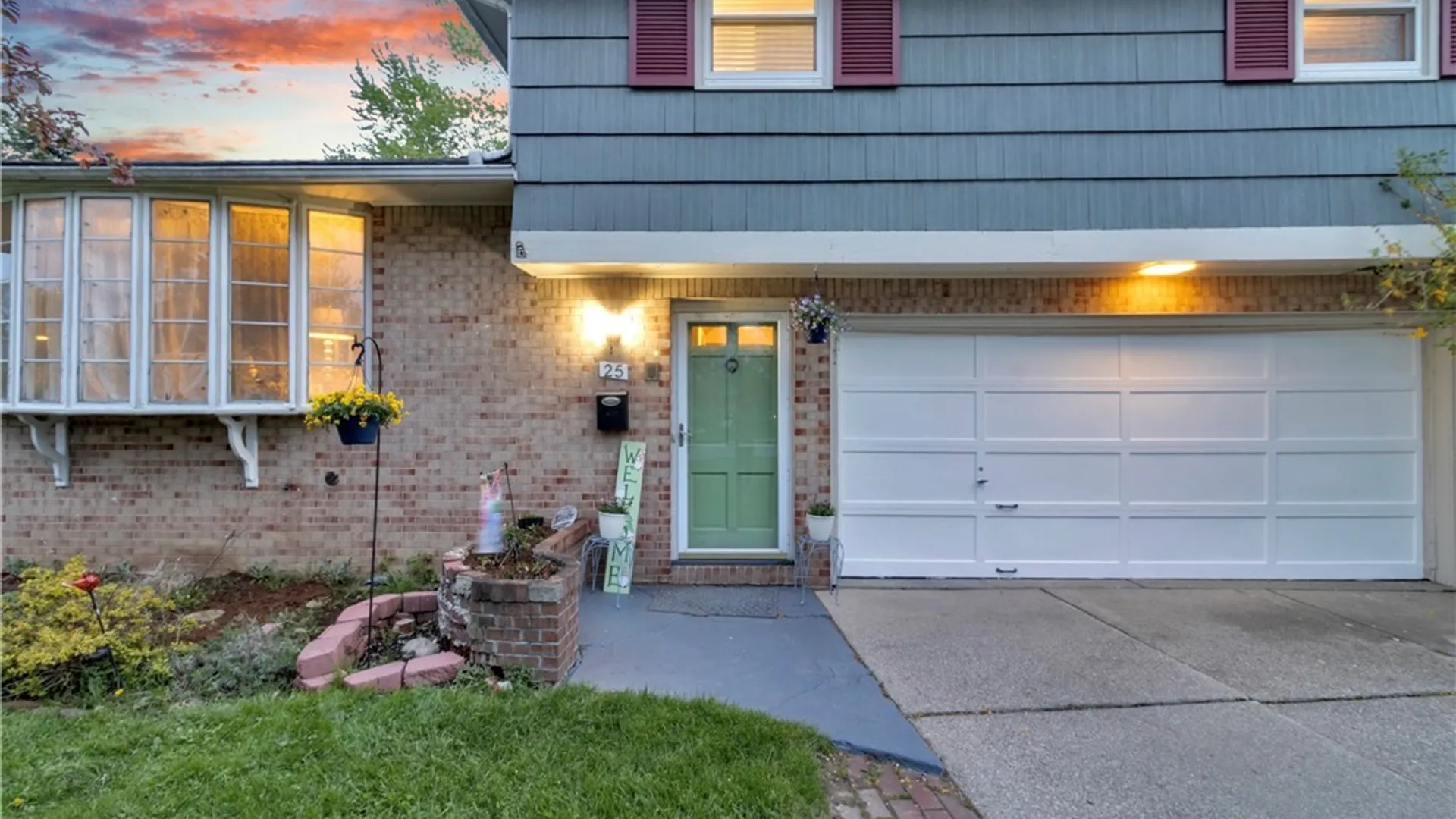 Property at 25 Woodmar Terrace, West Seneca, NY 14224 6