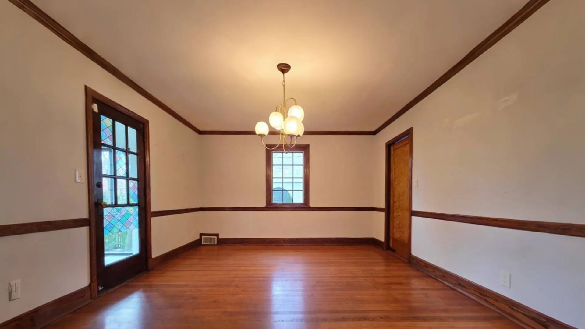 Property at 12 Longview Pl, Great Neck, NY 11021 13