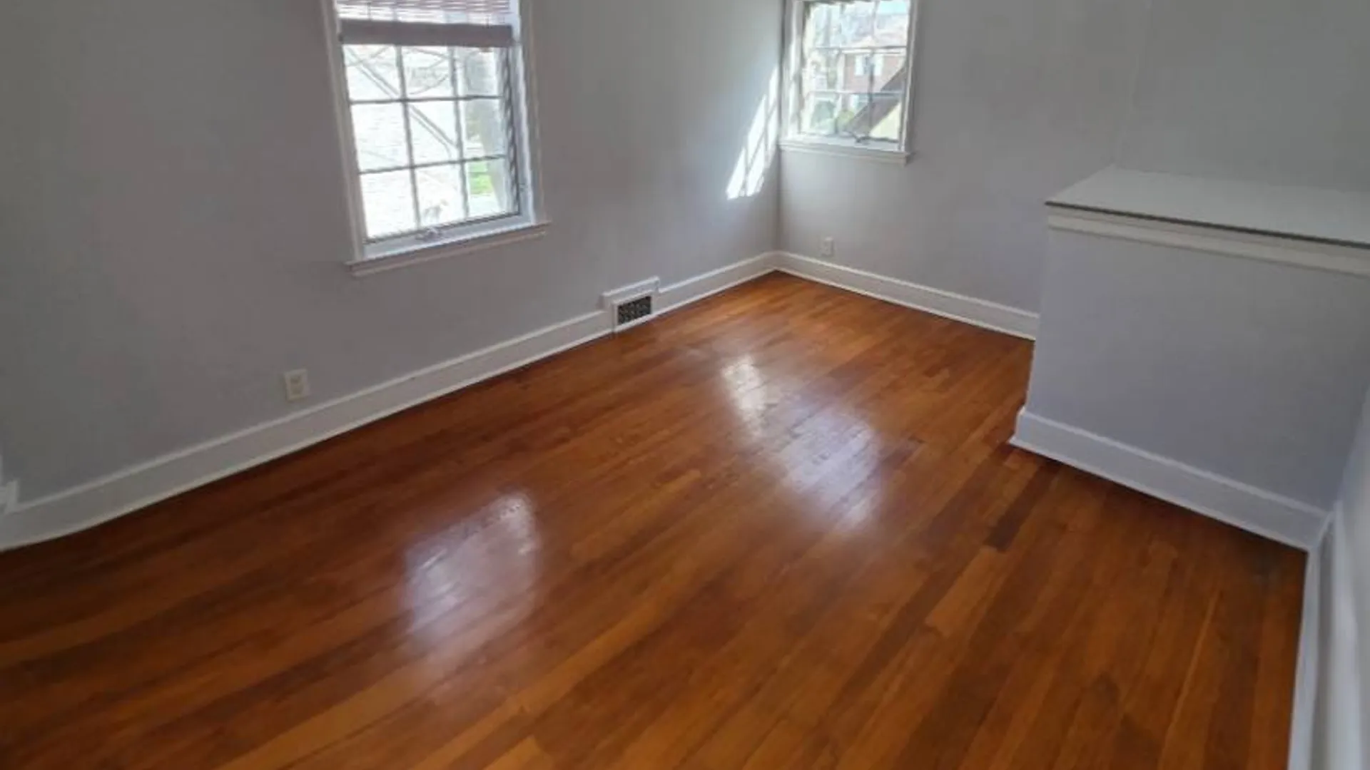 Property at 12 Longview Pl, Great Neck, NY 11021 21