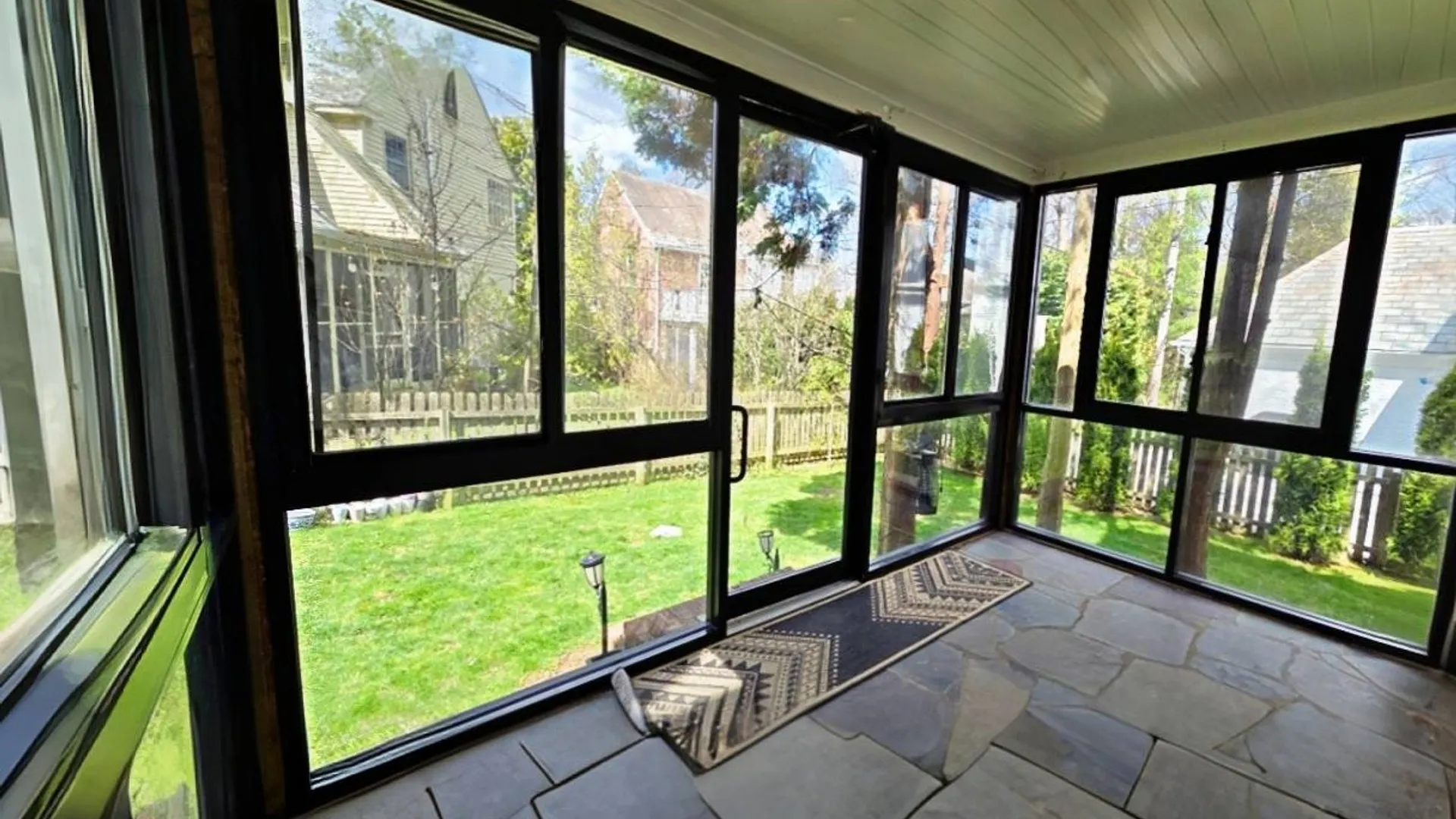 Property at 12 Longview Pl, Great Neck, NY 11021 27