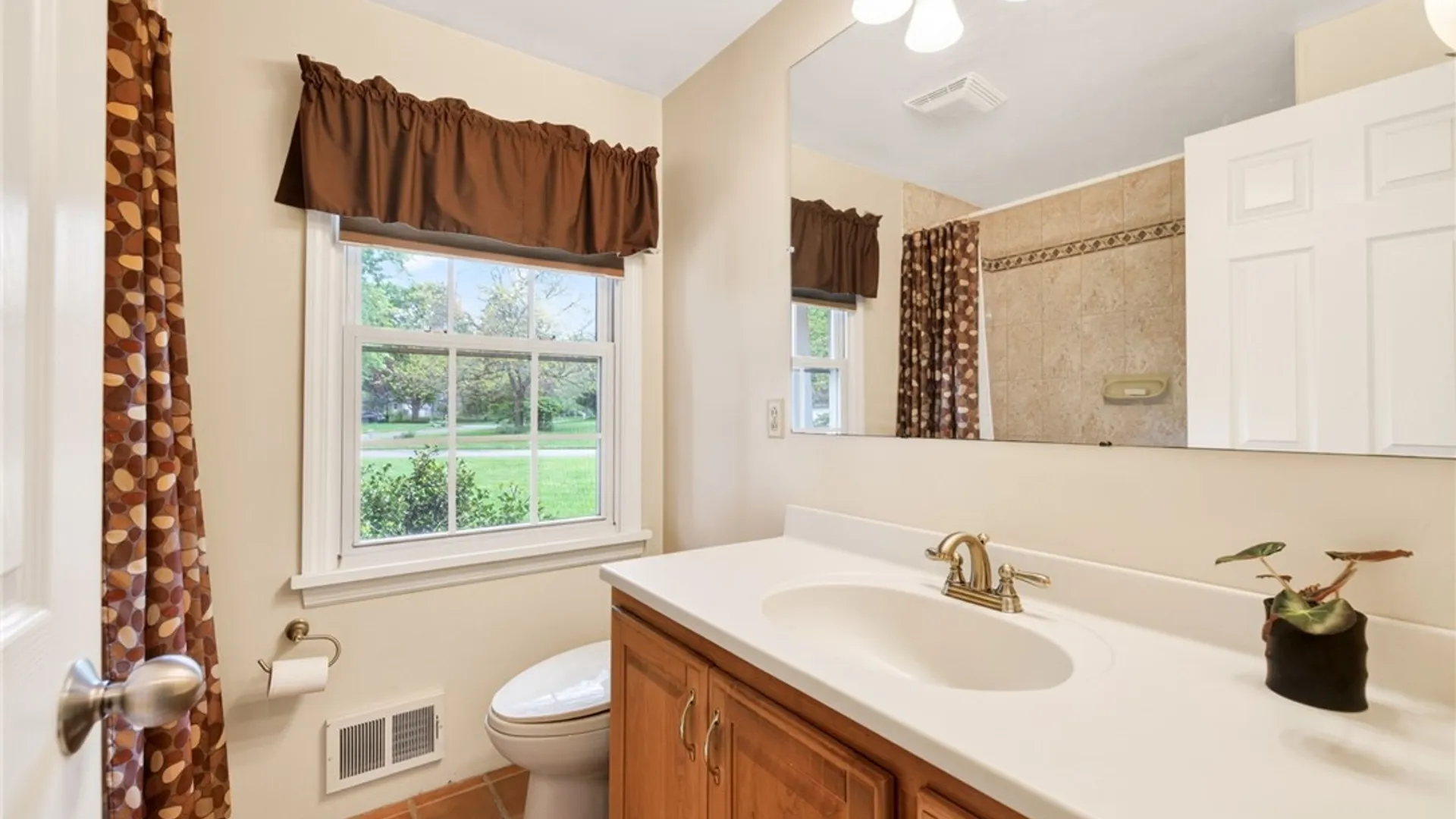 Property at 1200 Gatestone Circle, Webster, NY 14580 42