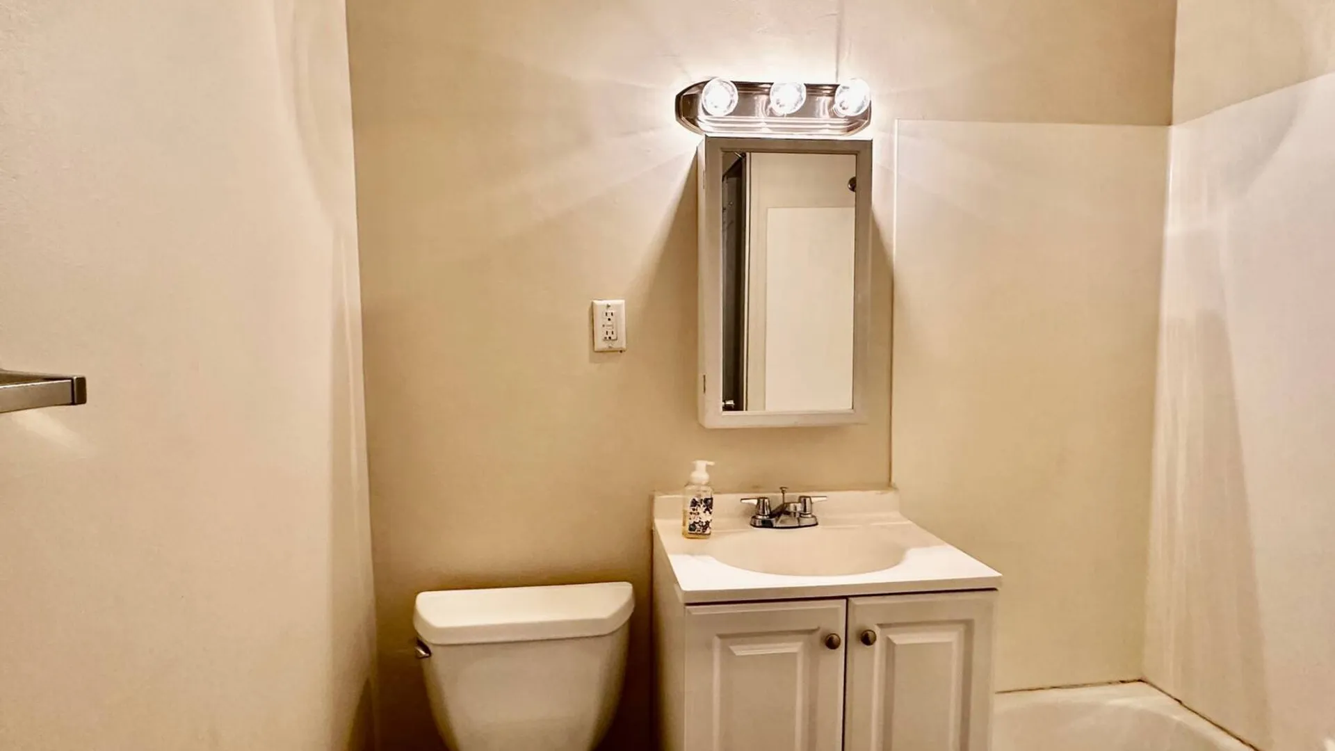 Property at 86 Vineyard Avenue, Highland, NY 12528 4