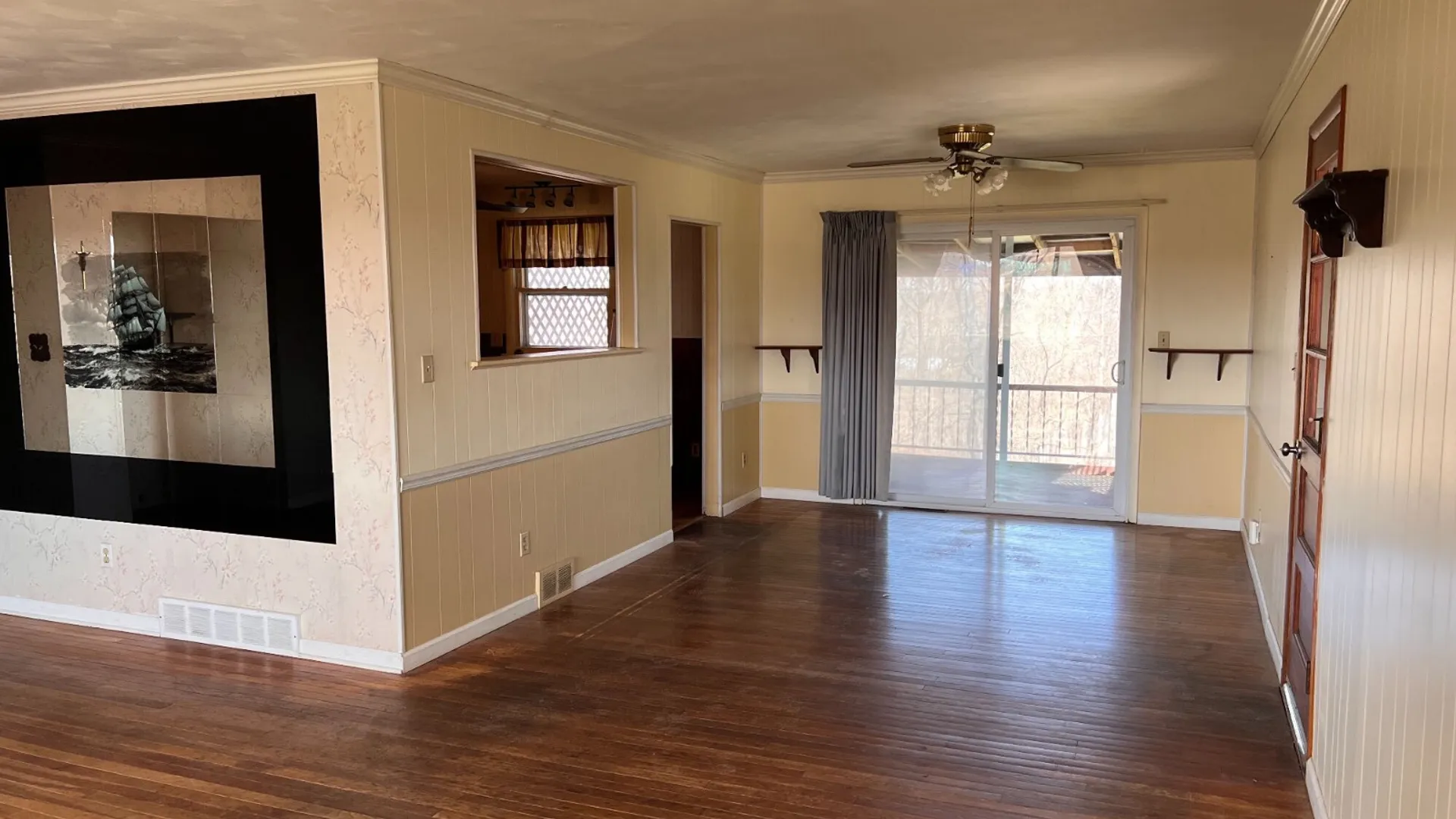 Property at 7627 Selden Rd, Le Roy, NY 14482 4