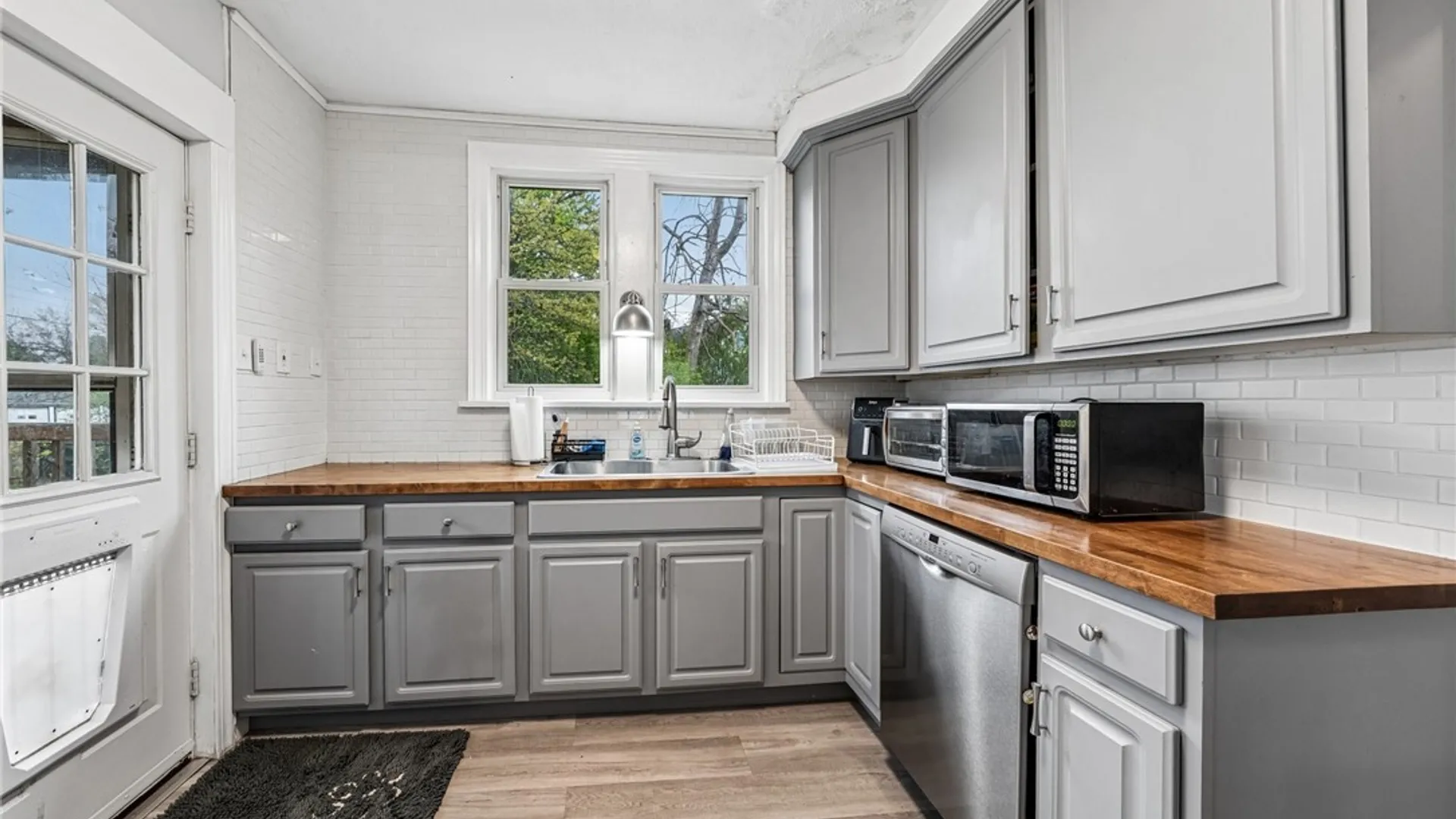 Property at 52 Commodore Avenue, Tonawanda, NY 14150 12