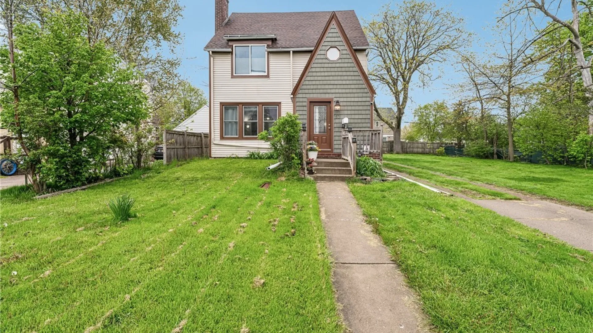Property at 52 Commodore Avenue, Tonawanda, NY 14150 2