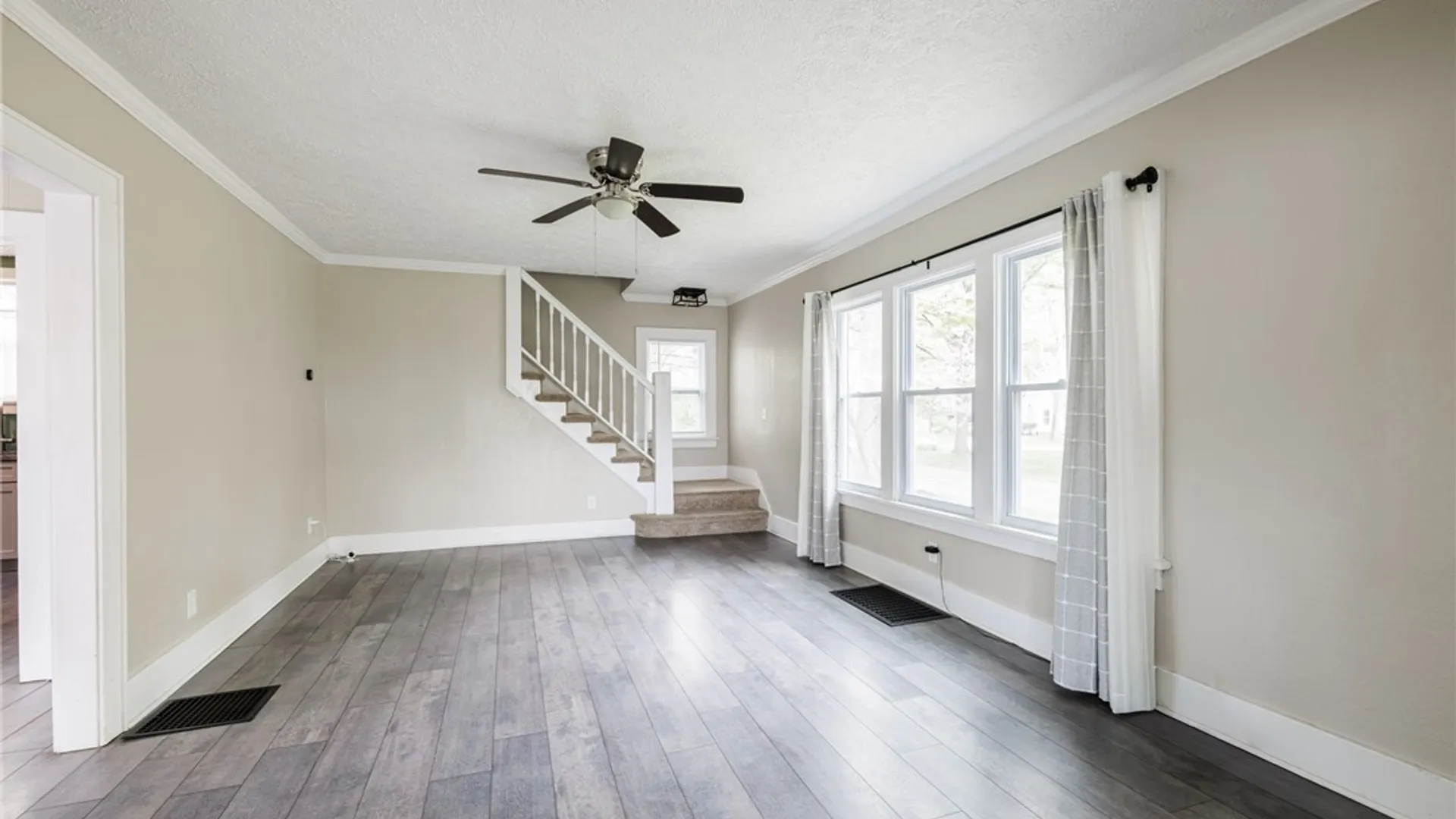 Property at 29 Boulevard Parkway, Rochester, NY 14612 9