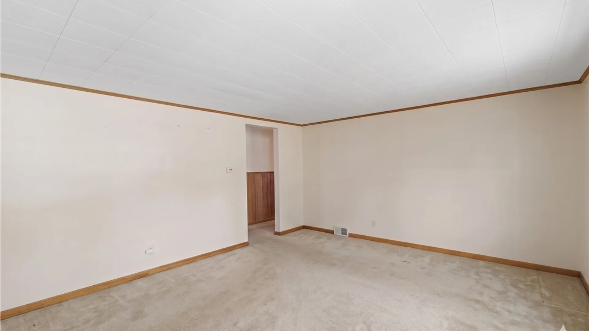 Property at 136 Wendel Avenue, Tonawanda, NY 14223 10