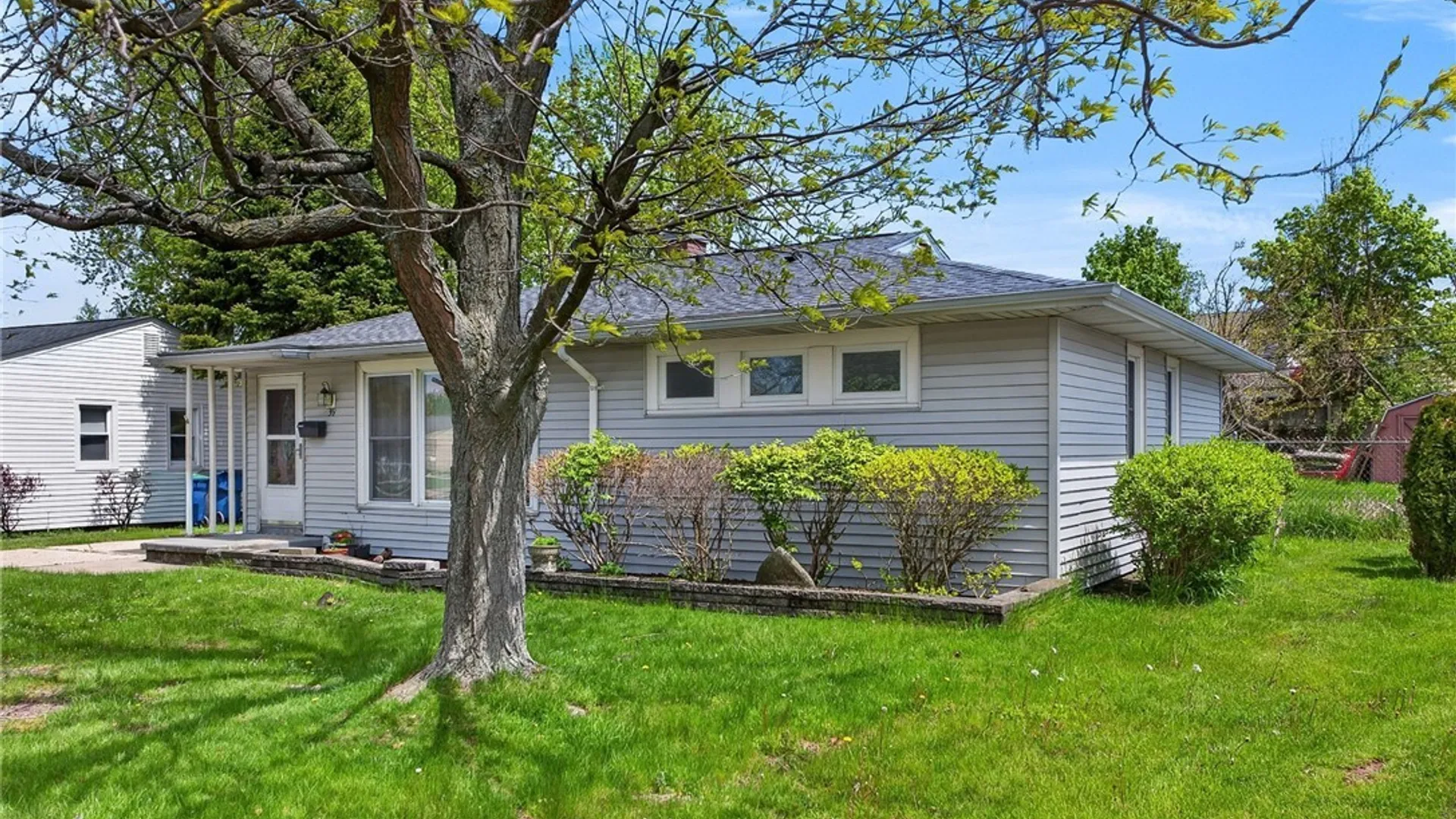 Property at 39 Mapleview Drive, Amherst, NY 14226 4