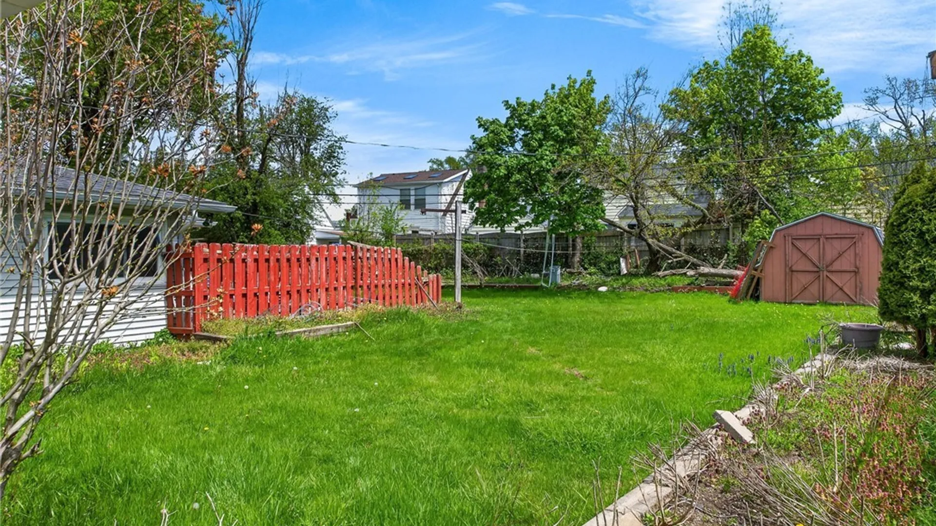 Property at 39 Mapleview Drive, Amherst, NY 14226 41