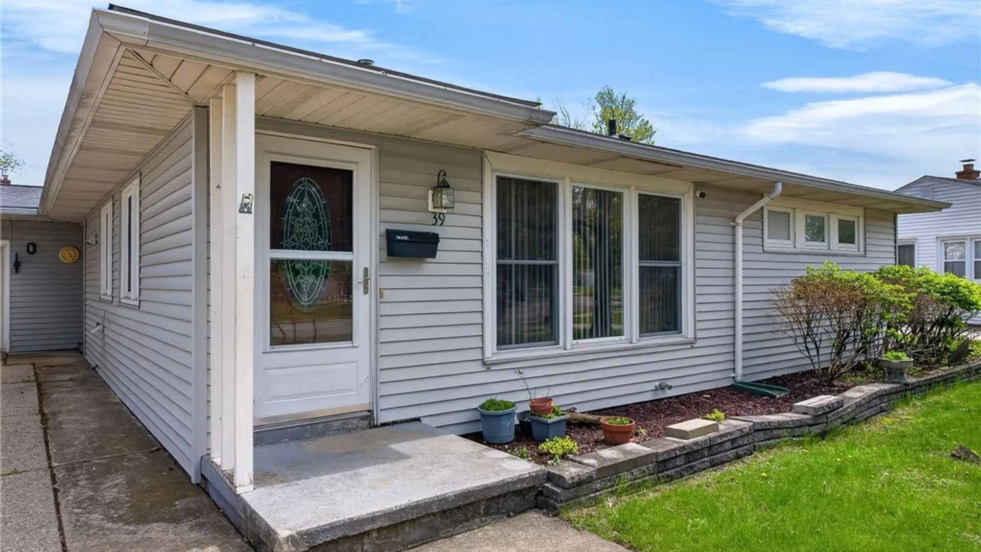 Property at 39 Mapleview Drive, Amherst, NY 14226 5