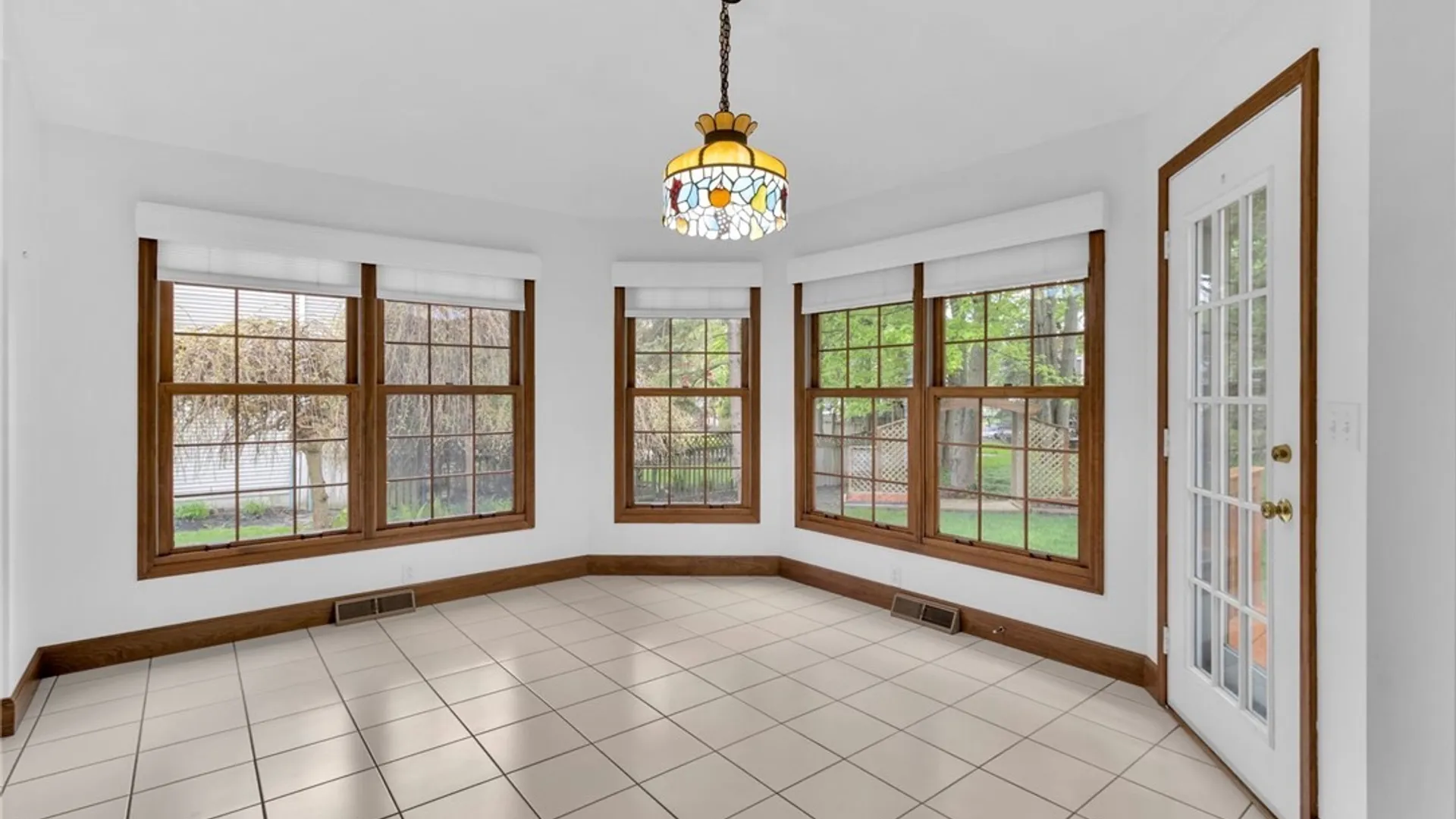Property at 42 Pinelake Drive, Amherst, NY 14221 17