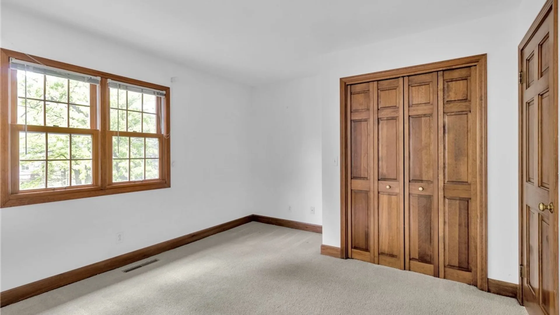 Property at 42 Pinelake Drive, Amherst, NY 14221 38