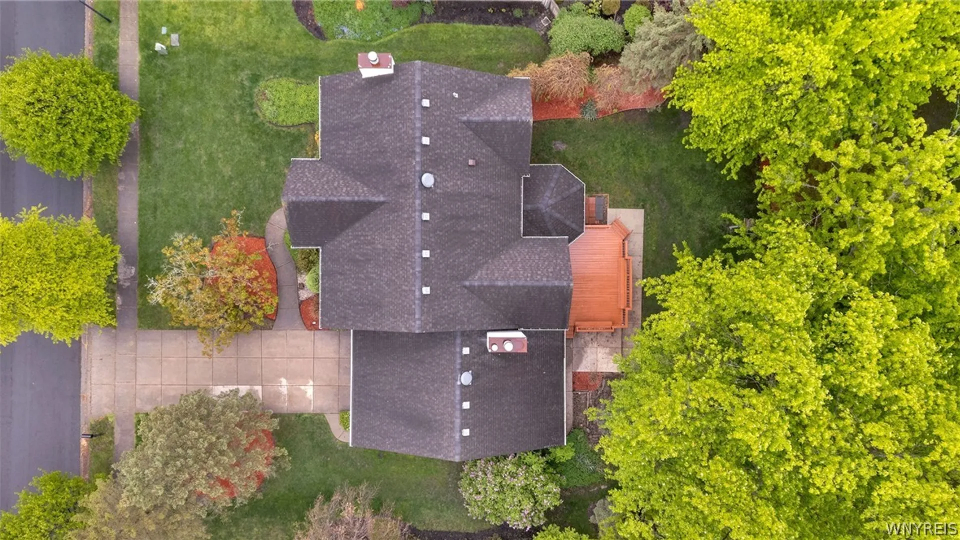 Property at 42 Pinelake Drive, Amherst, NY 14221 47