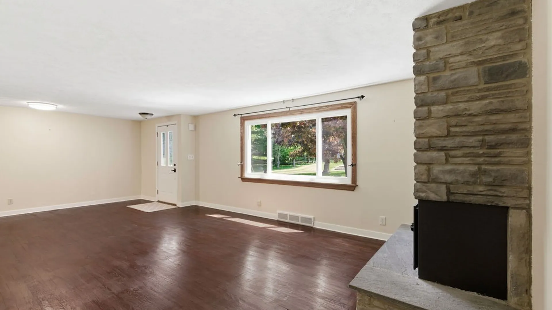 Property at 43 Richlee Drive, Camillus, NY 13031 12