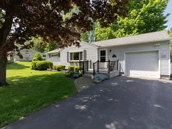 43 Richlee Drive, Camillus, NY 13031