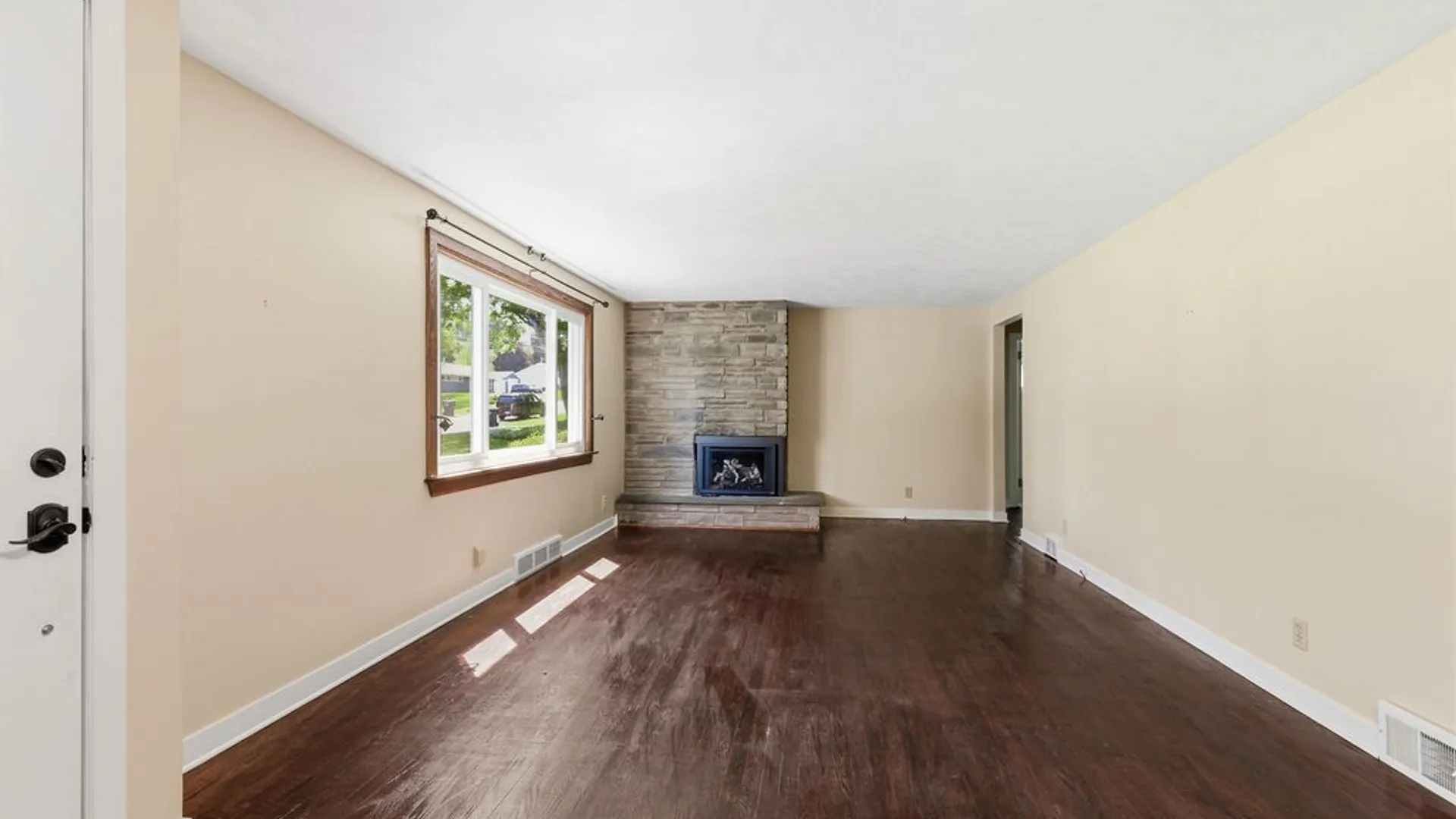 Property at 43 Richlee Drive, Camillus, NY 13031 3