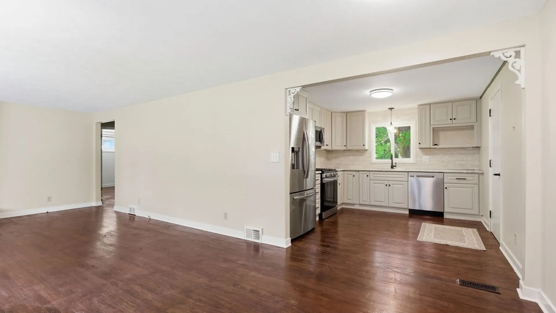 Property at 43 Richlee Drive, Camillus, NY 13031 4