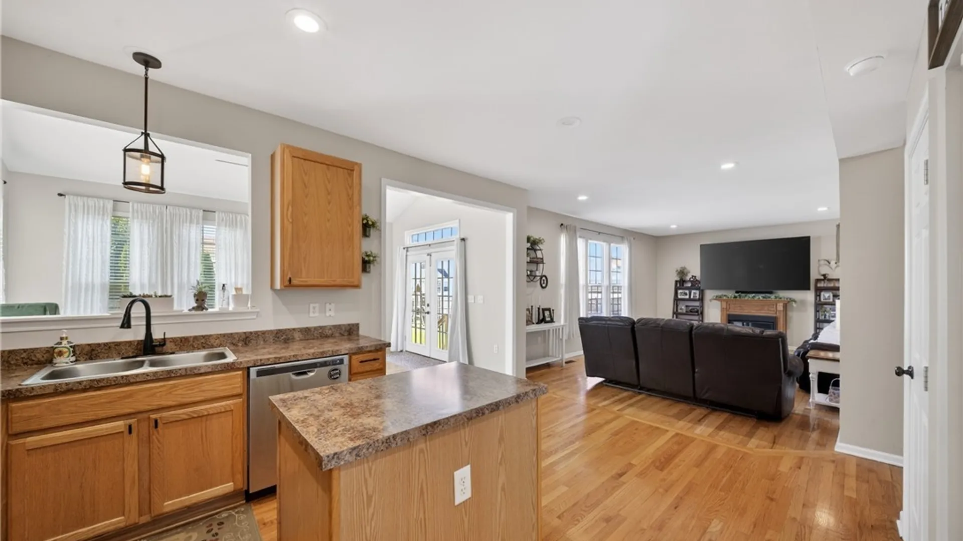 Property at 5334 Jillian Lane, Cicero, NY 13029 13