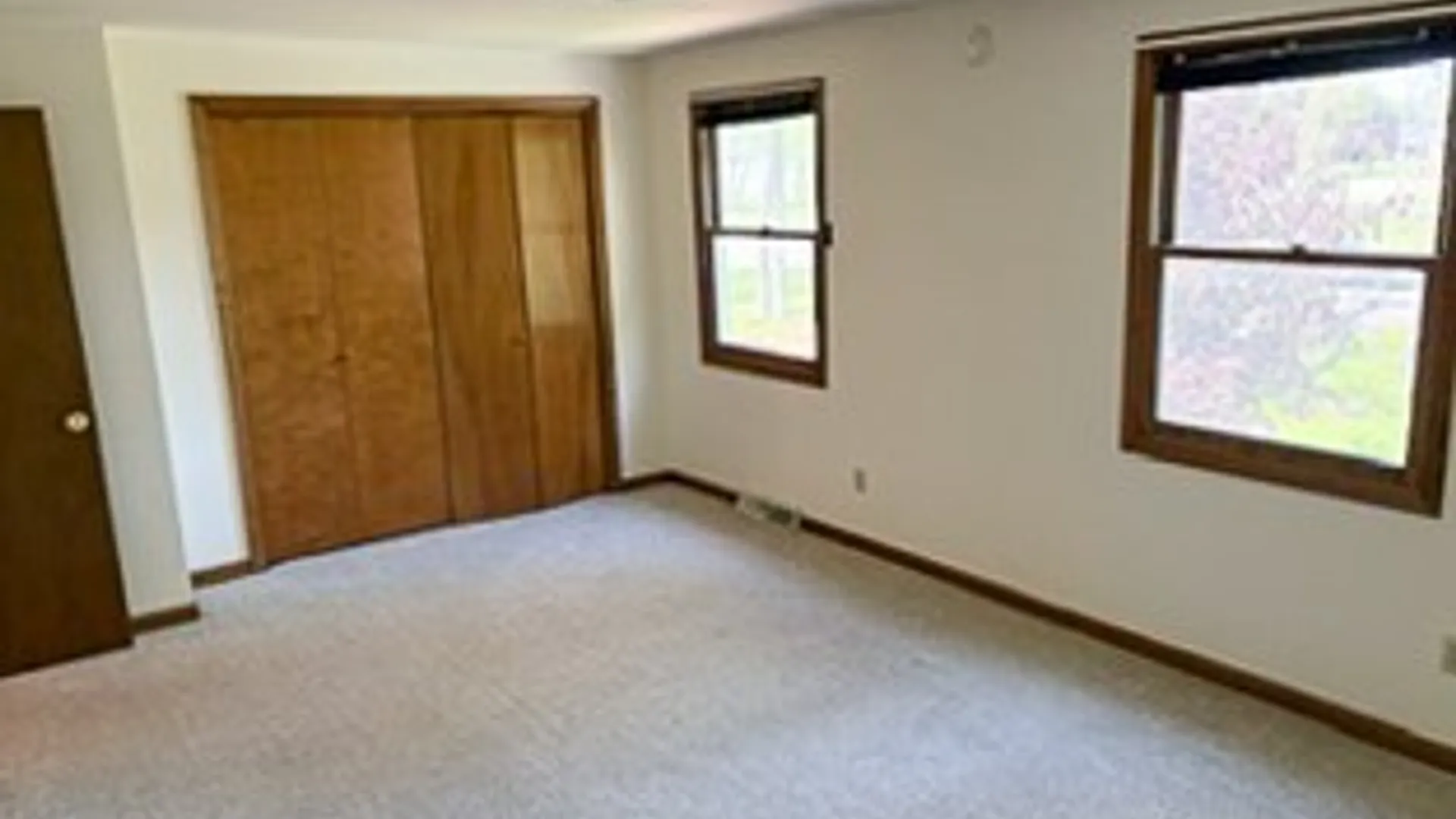 Property at 1425 Como Park Boulevard, Cheektowaga, NY 14043 11