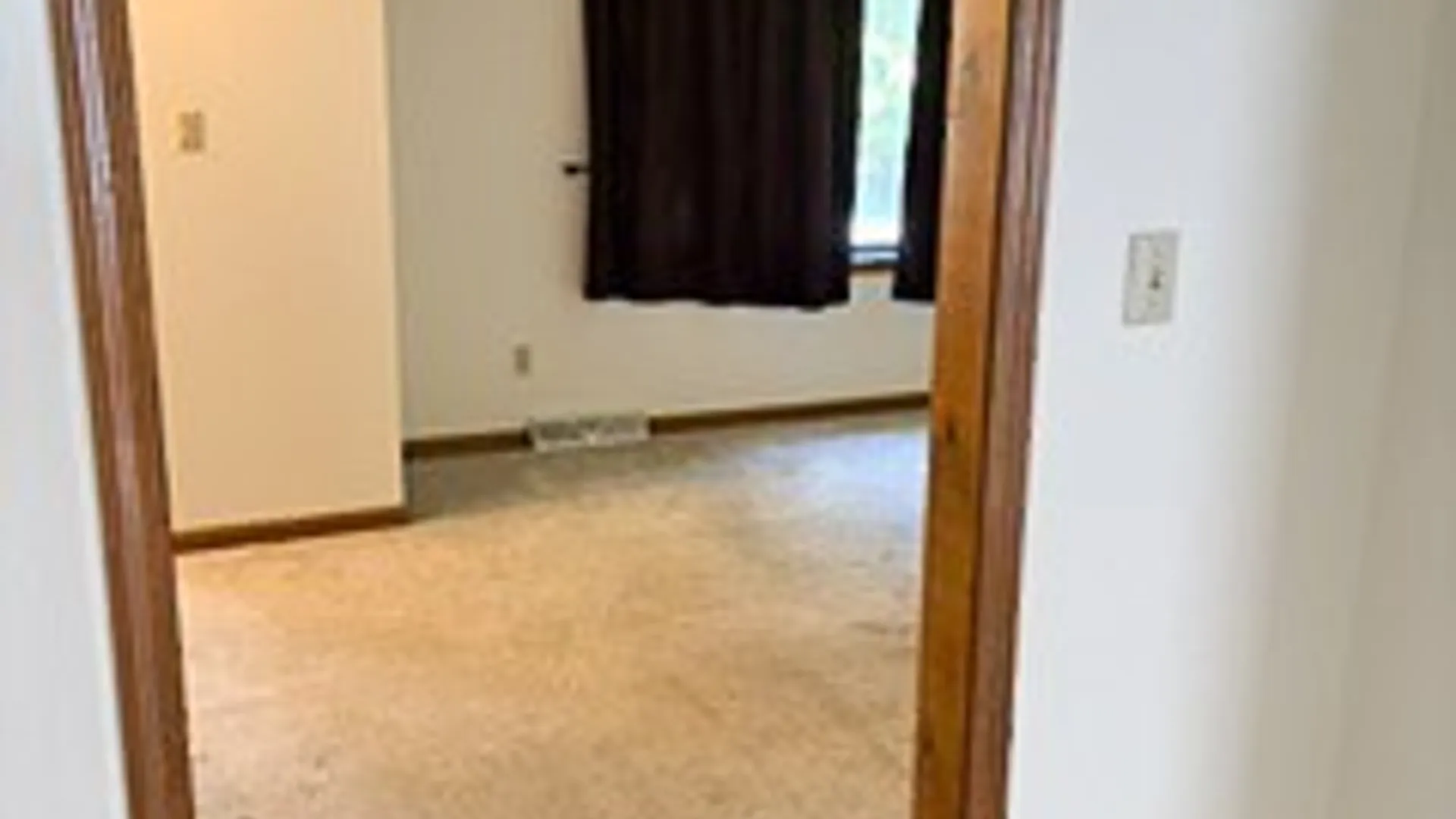 Property at 1425 Como Park Boulevard, Cheektowaga, NY 14043 5