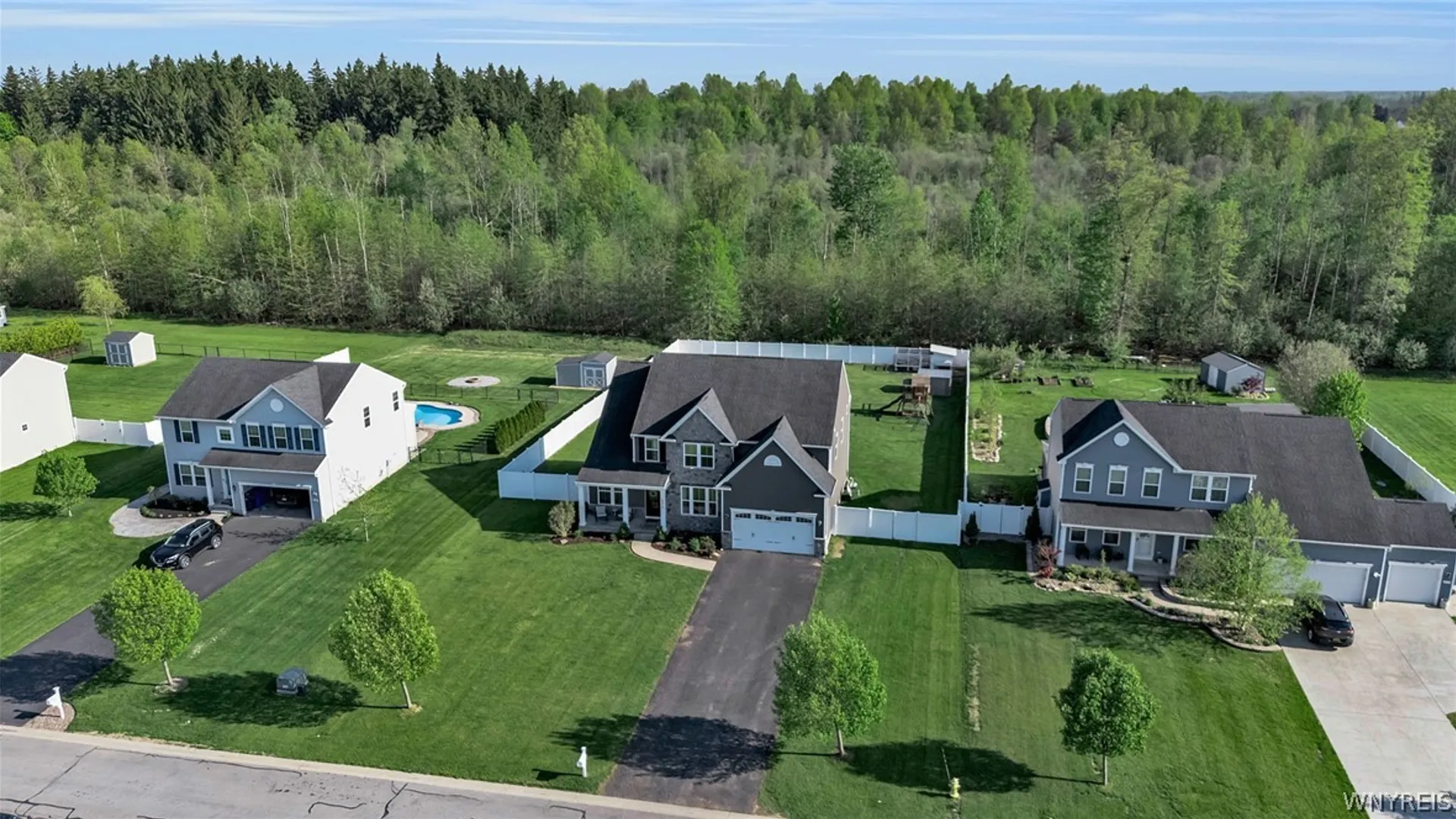 Property at 4974 Cloverleaf Lane, Pendleton, NY 14094 2