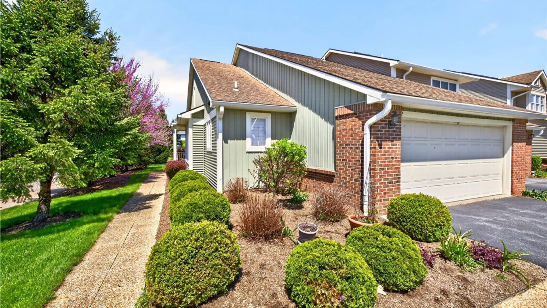 Property at 2 Montpelier Circle, Brighton, NY 14618 3