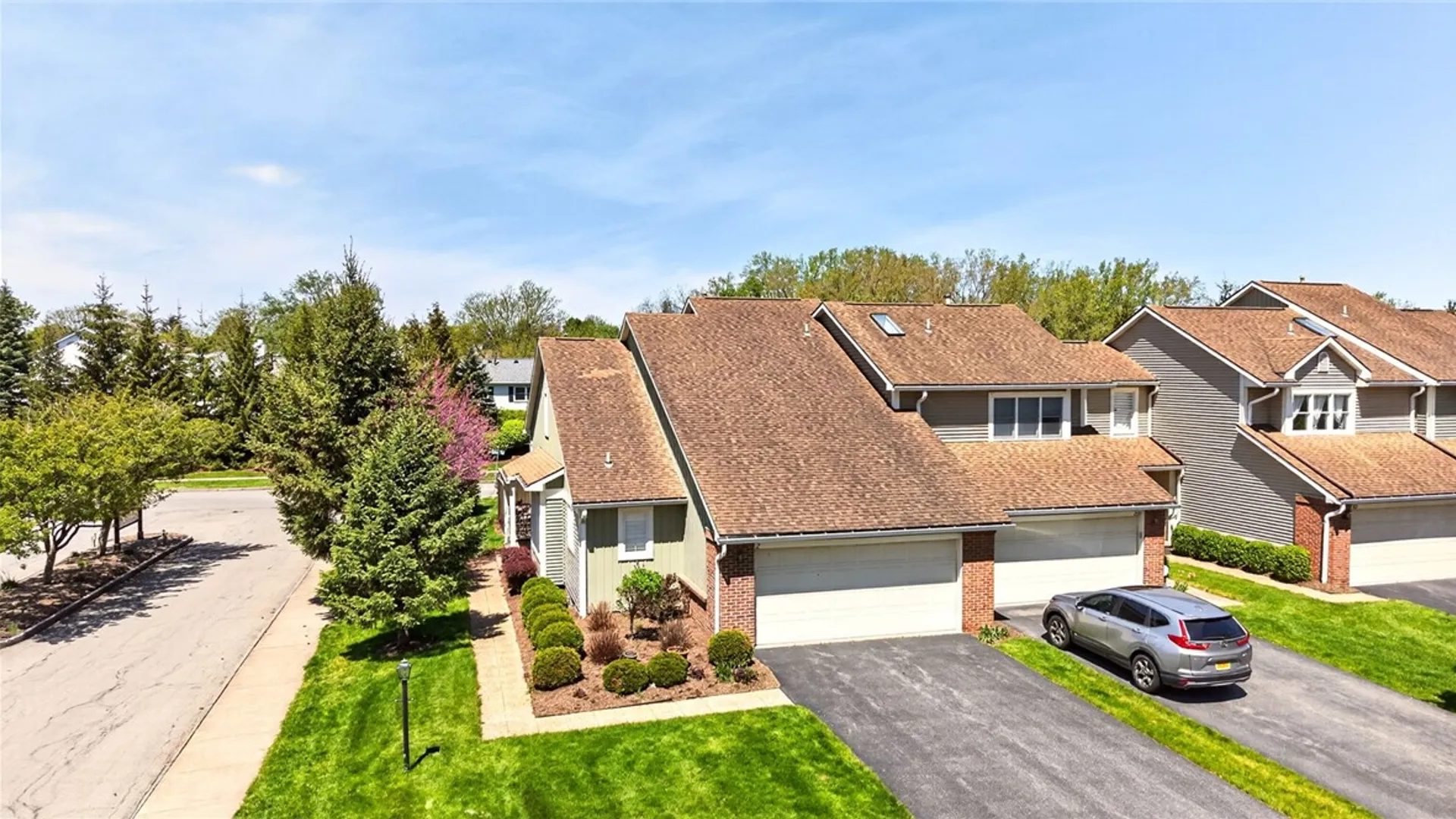 Property at 2 Montpelier Circle, Brighton, NY 14618 4