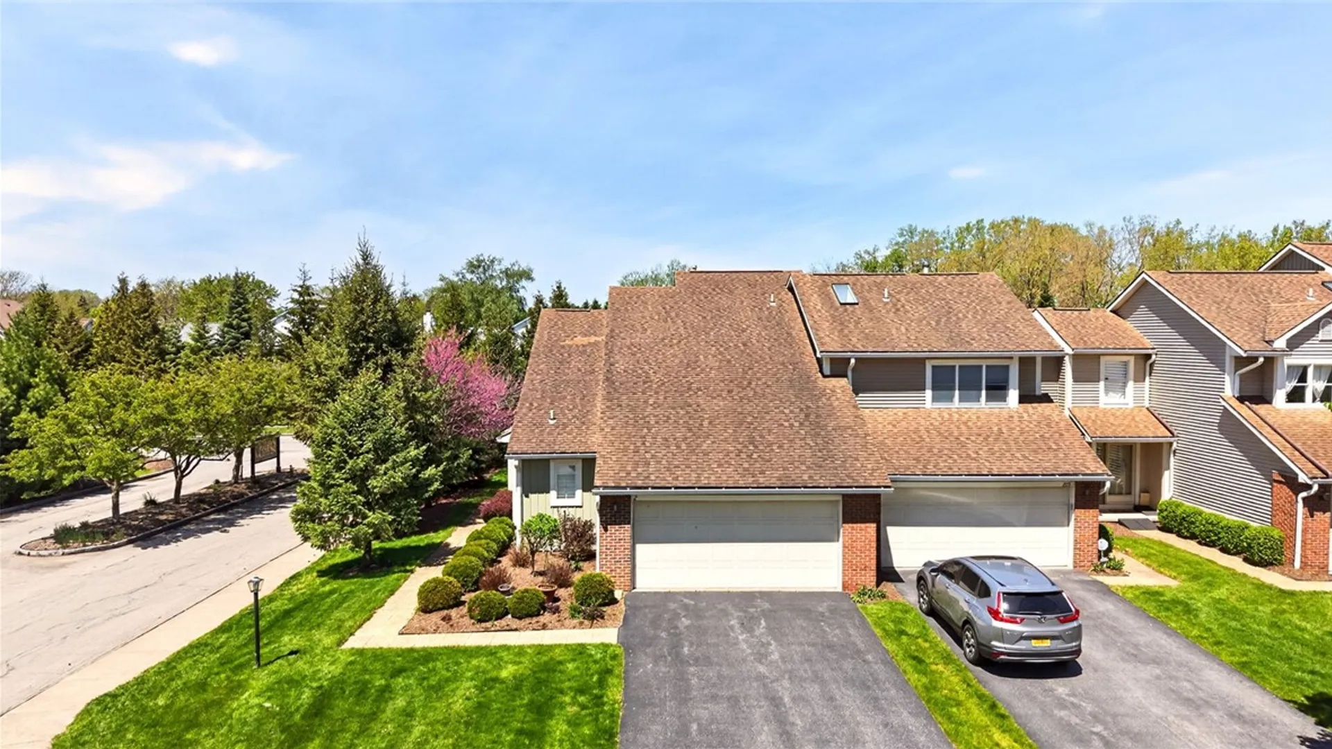 Property at 2 Montpelier Circle, Brighton, NY 14618 5
