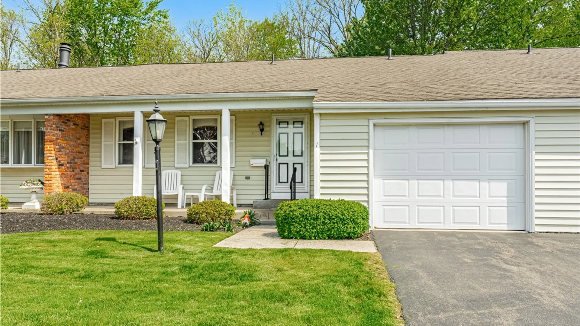 Property at 7 The Common, Lockport City, NY 14094 4