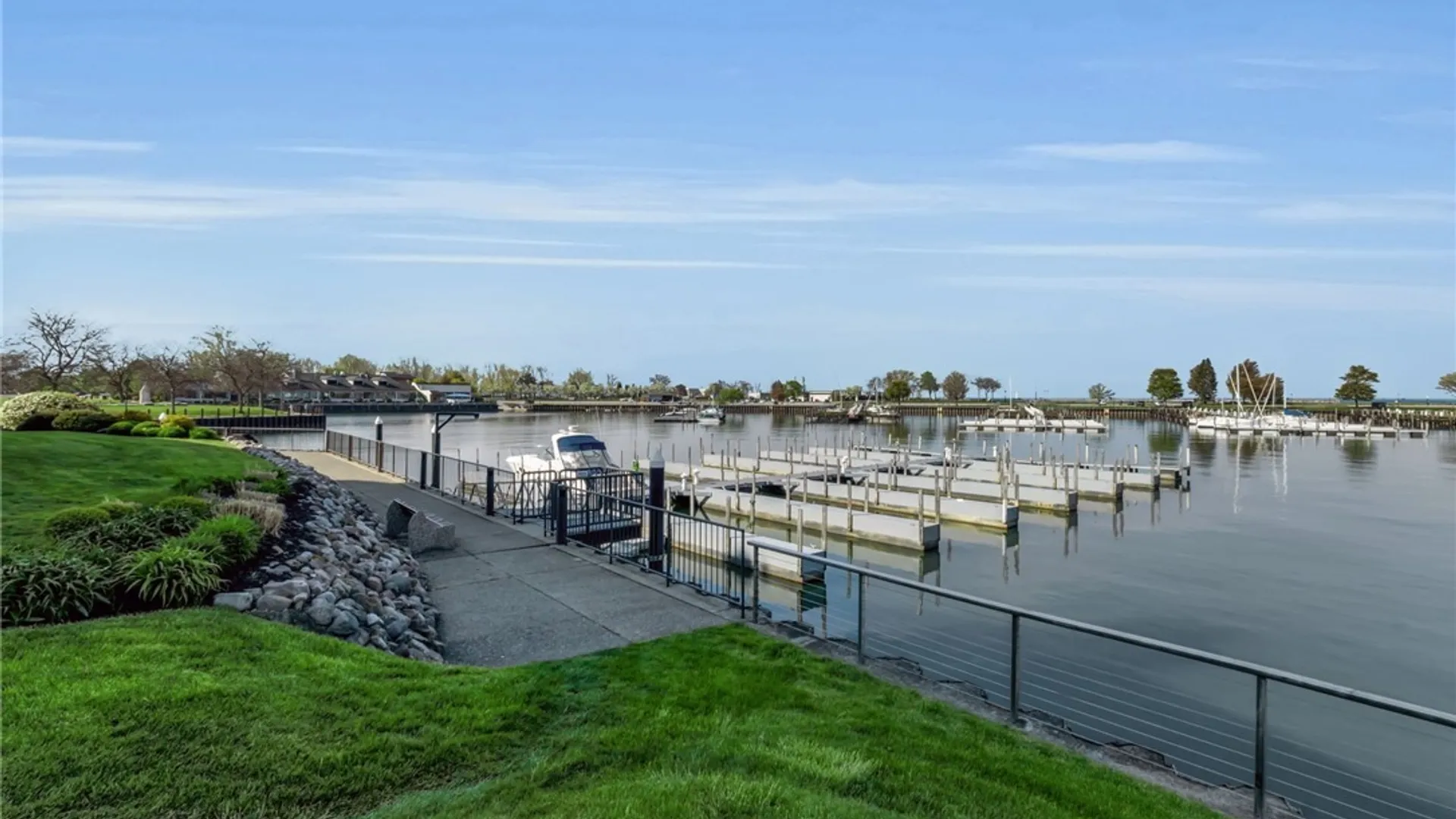 Property at 40 Waterfront Circle, Buffalo, NY 14202 20